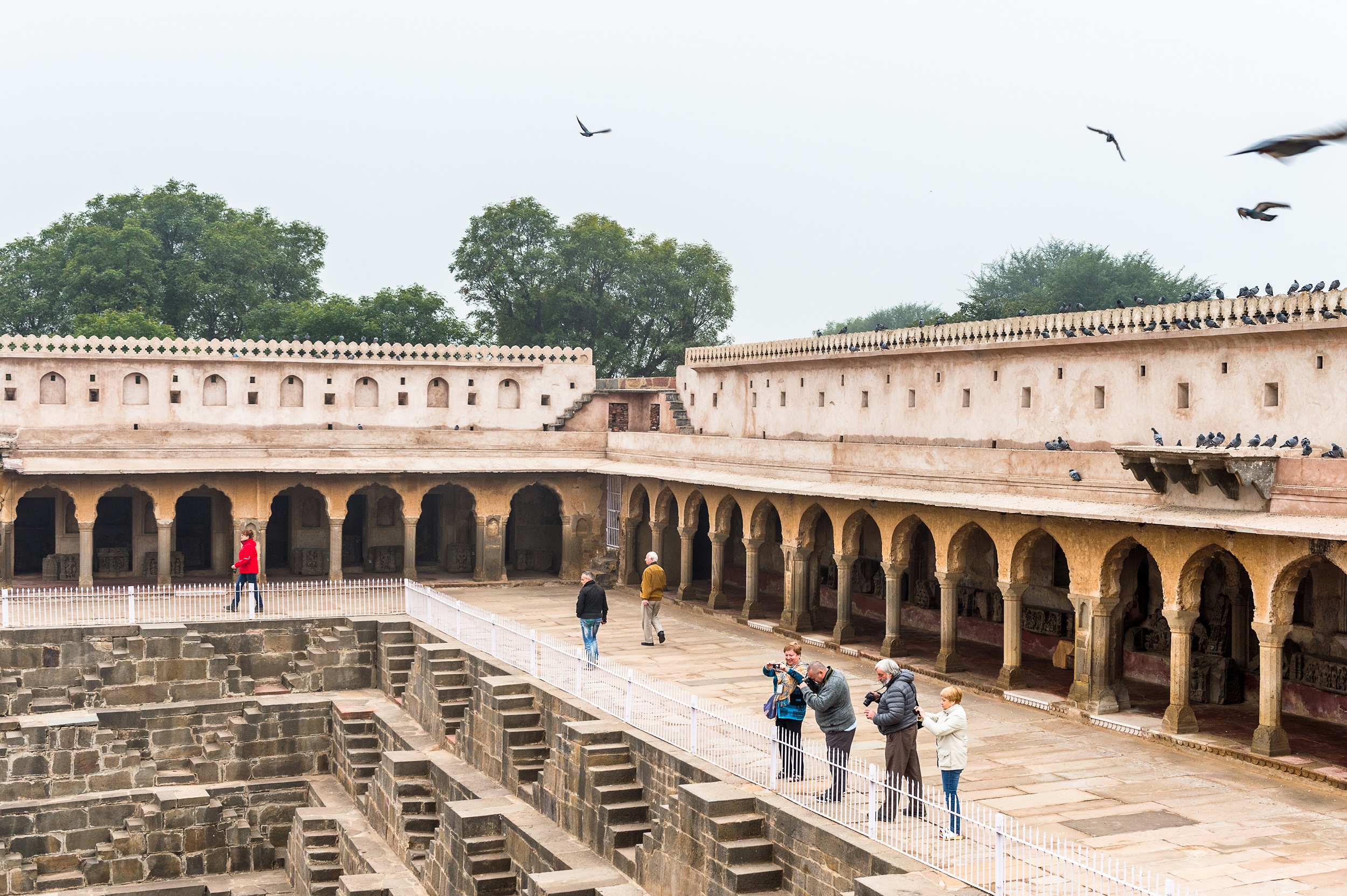 參觀Chand Baori，Fatehpur Sikri和Agra Drop從齋浦爾出發，導遊