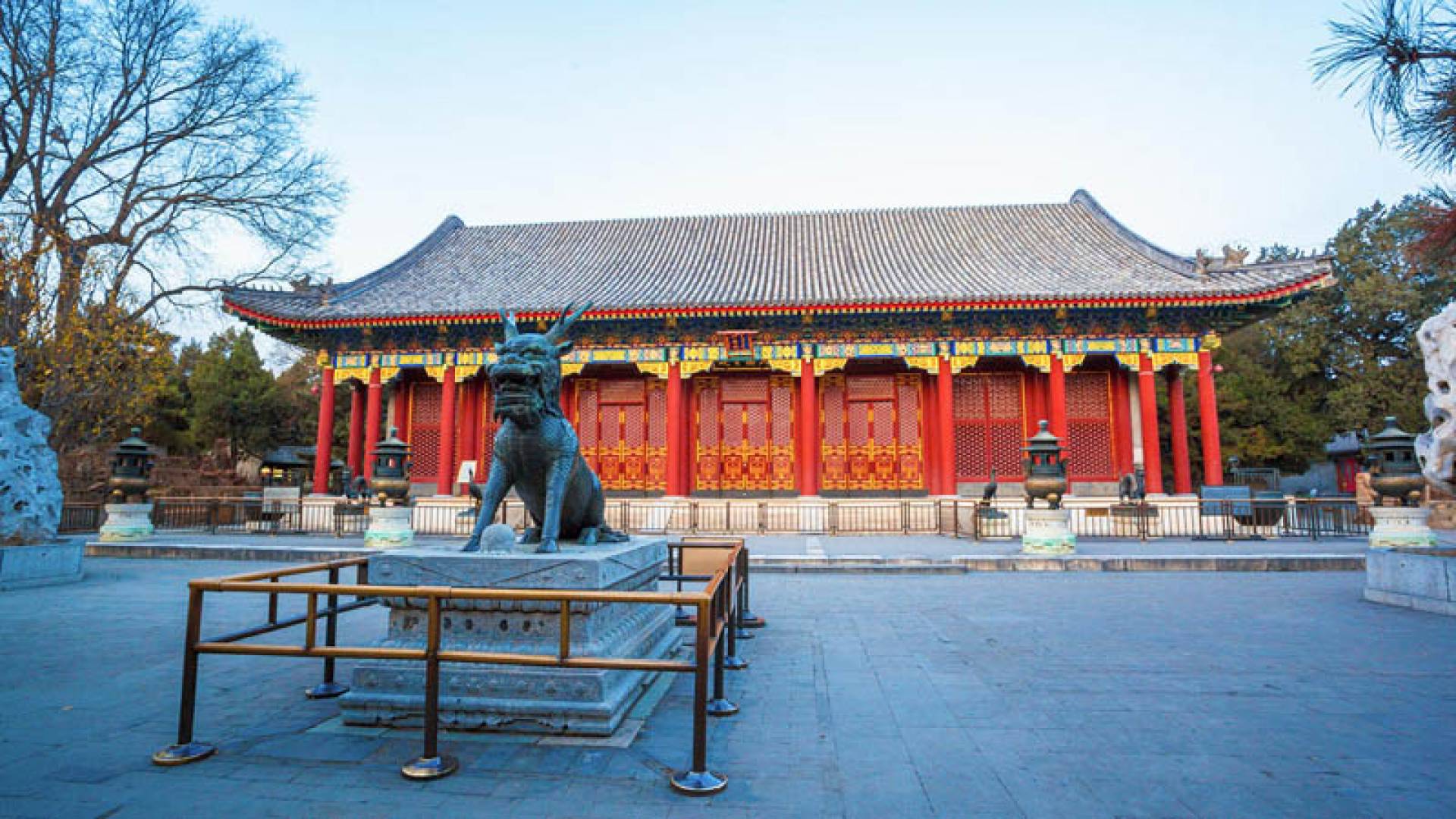 Private Summer Palace Walking Tour with Admission Ticket