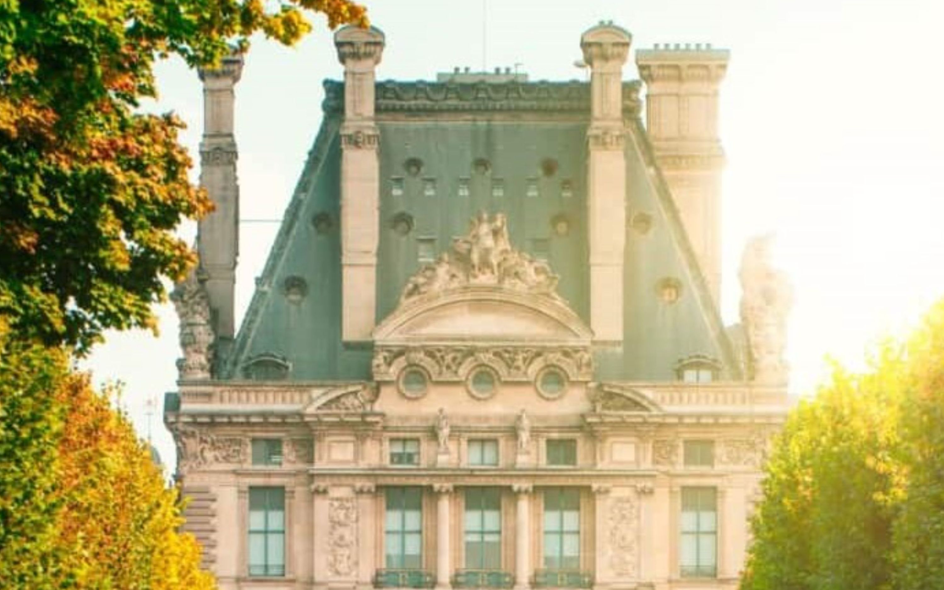 探索羅浮宮的奧秘，這座藝術寶庫匯集了橫跨數千年的珍貴藏品。