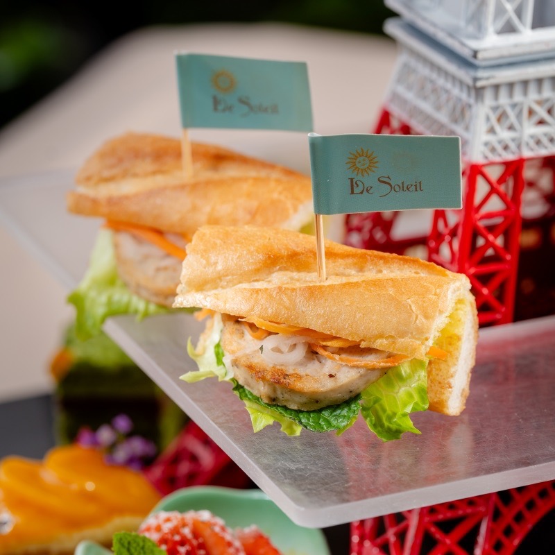 The Royal Garden | Le Soleil | Vietnamese Afternoon Tea Set | Crispy Prawn Toast | Coconut Mousse Pudding | Mango Napoleon