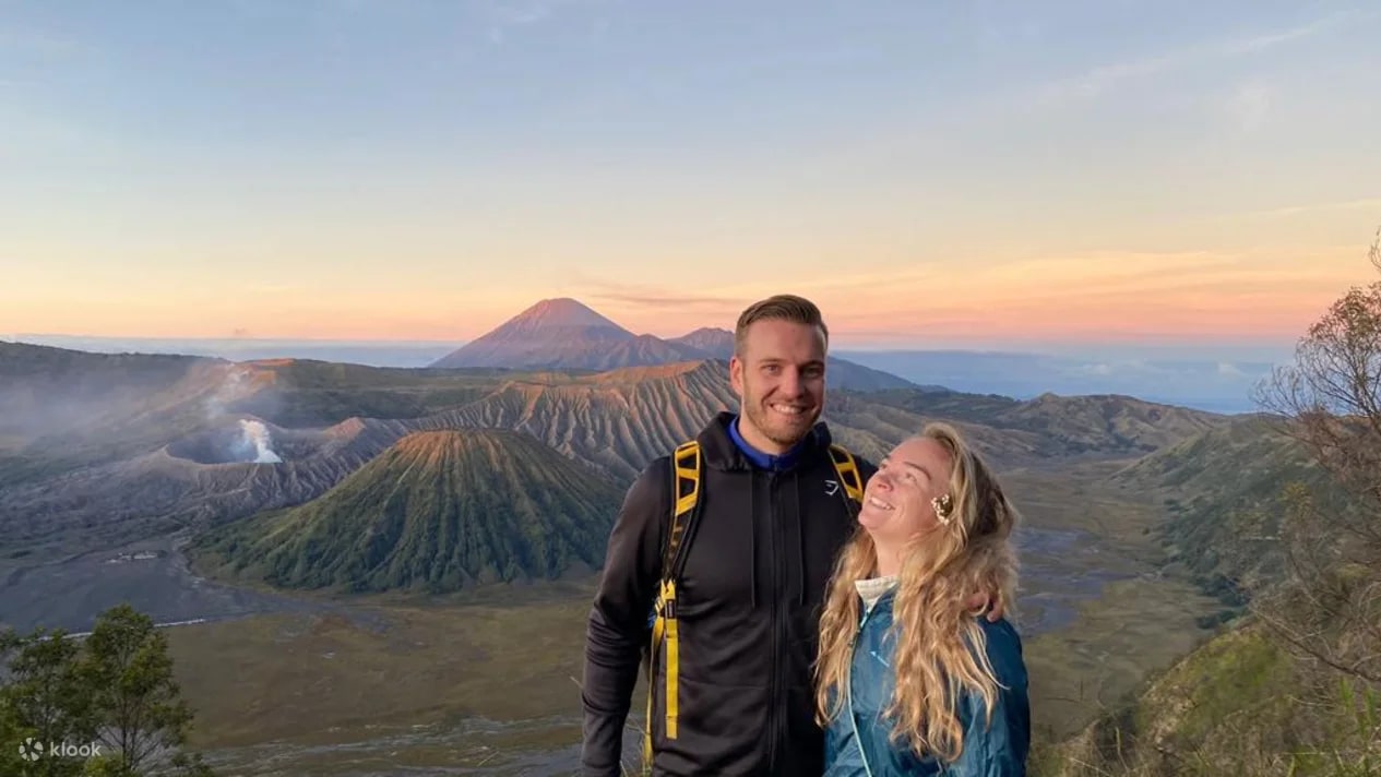 2D1N Mount Bromo Sunrise and Tumpak Sewu Waterfall from Surabaya