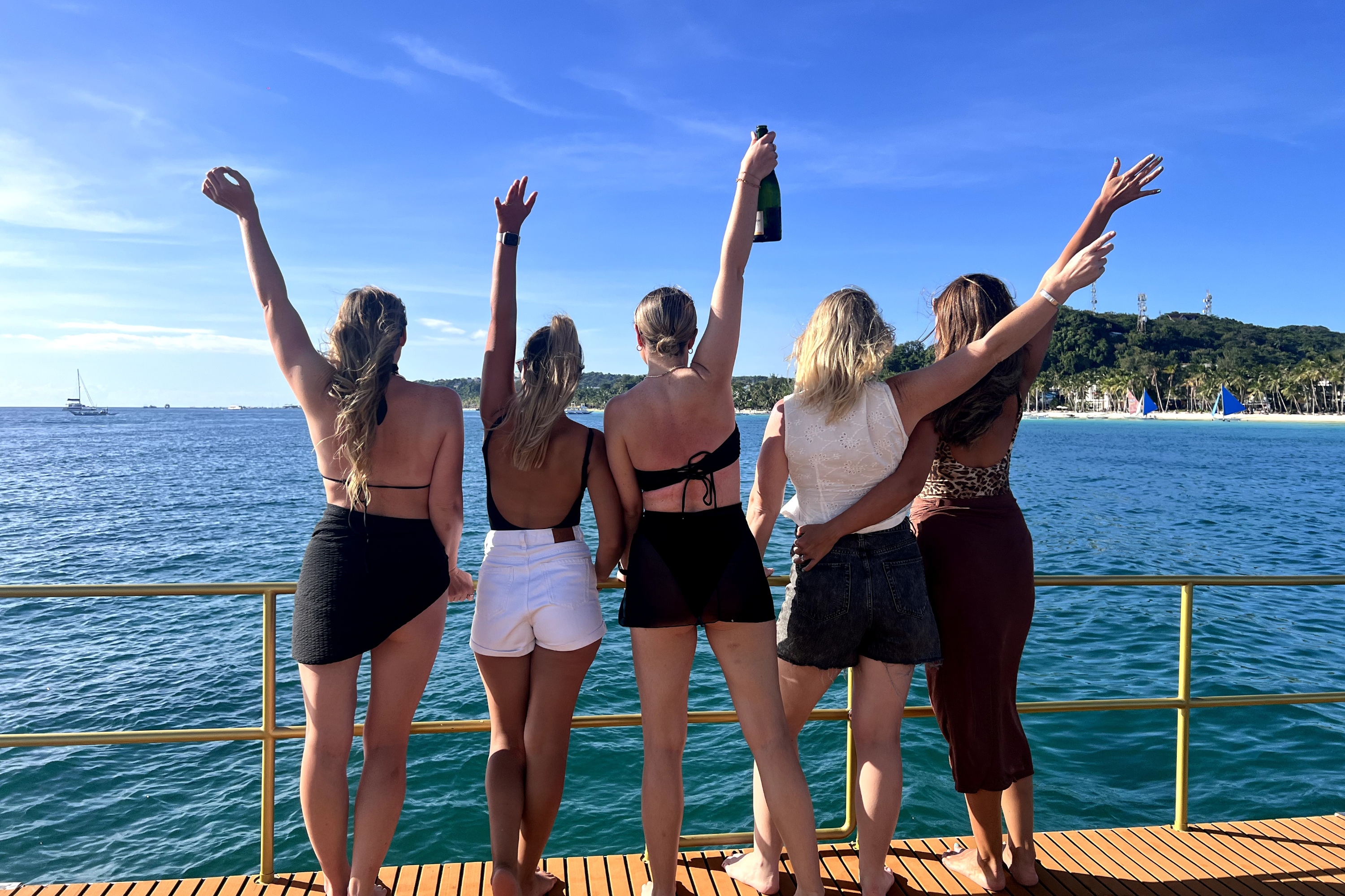 在寬敞的戶外休憩區享受陽光,360度飽覽令人屏息的壯麗海景 在寬敞的戶外休憩區享受陽光,360度飽覽令人屏息的壯麗海景