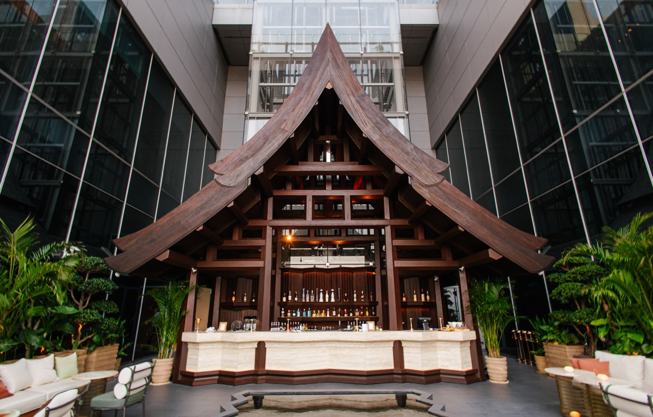曼谷阿卡拉空中哈努曼酒吧 - 位於One City Center的屋頂酒吧
