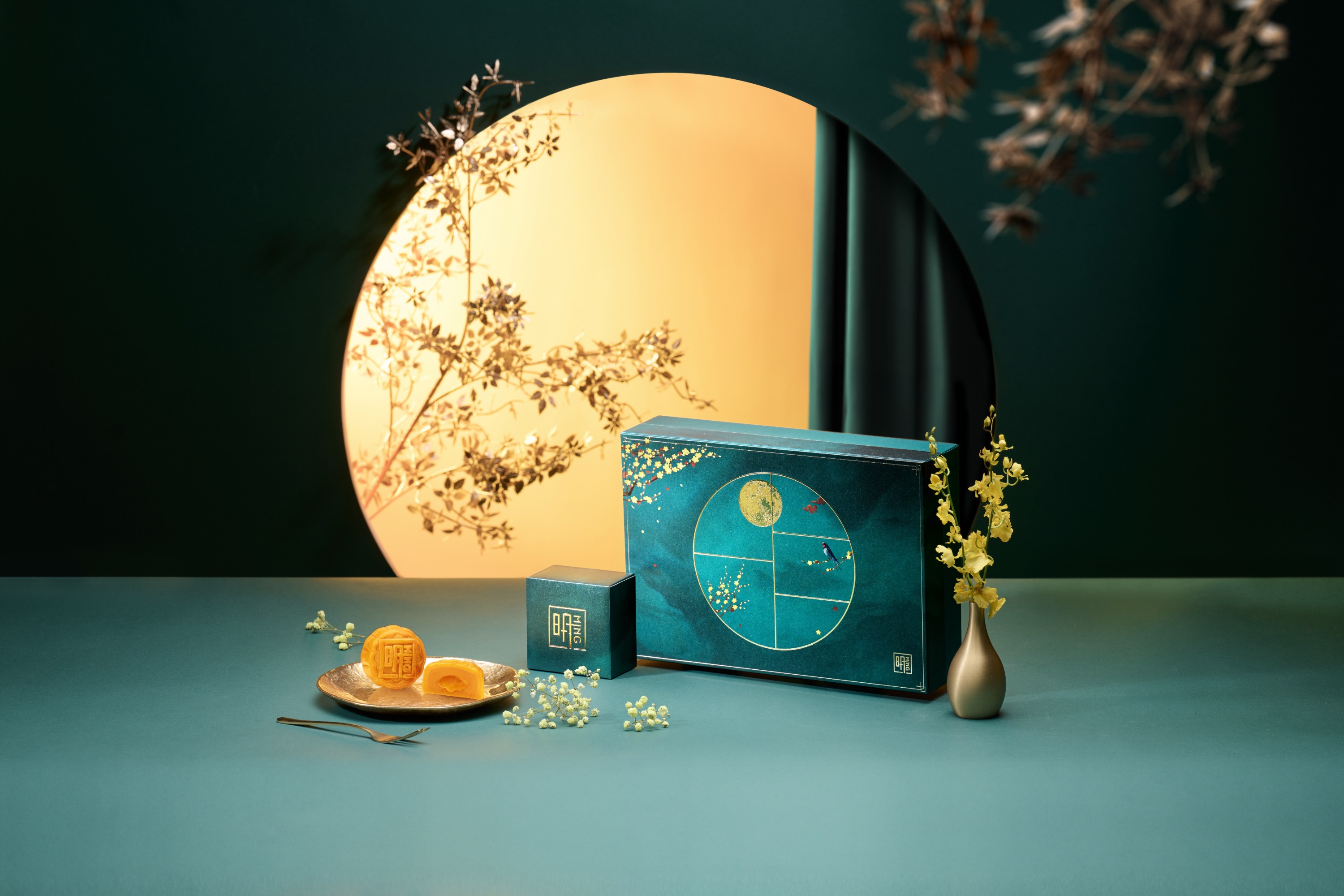 明阁米芝莲星级粤菜食府｜迷你流心奶黄月饼、双黄白莲蓉月饼、迷你锦绣月饼拼盒｜旺角、湾仔自取｜2024月饼优惠