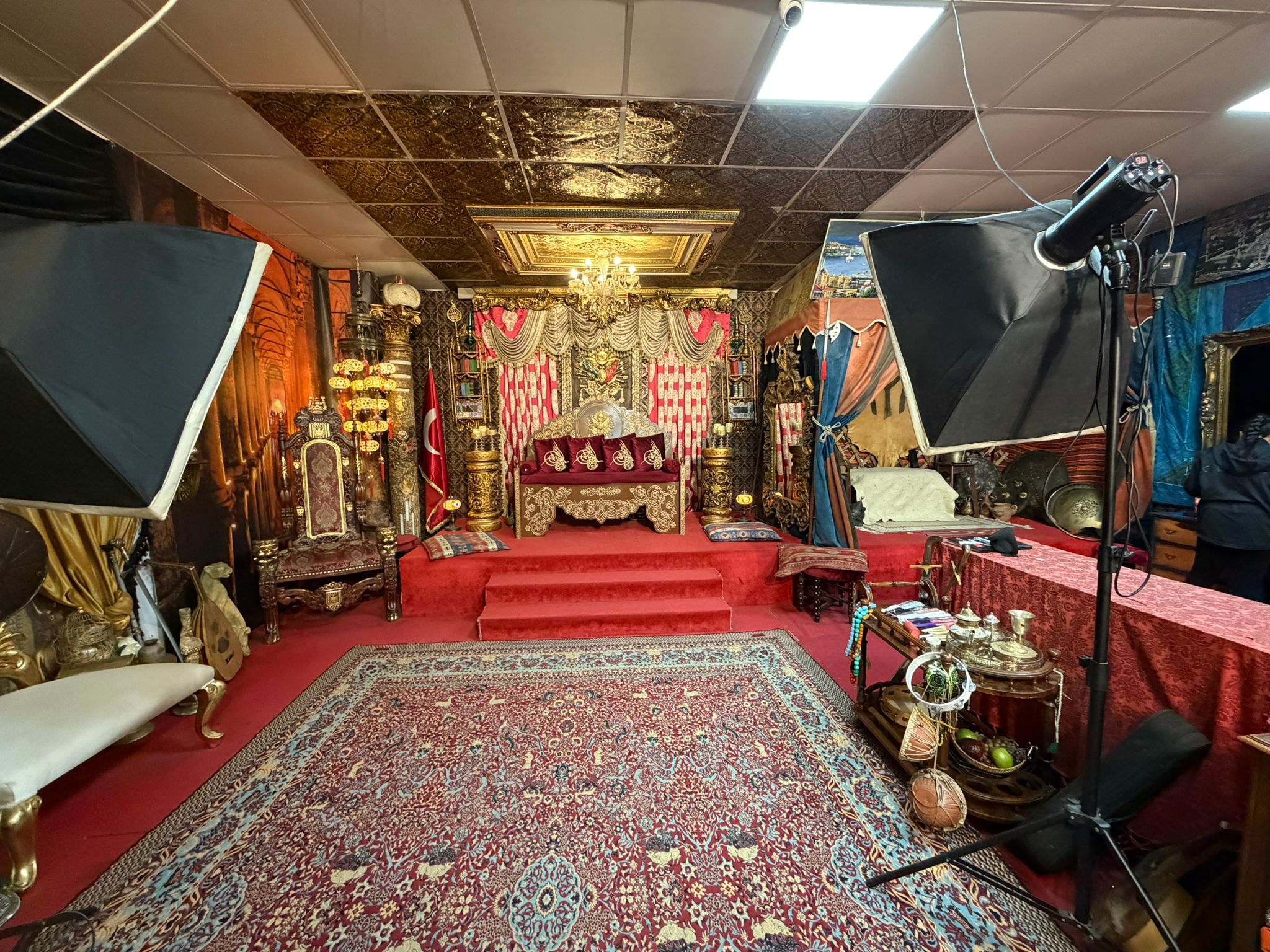 Istanbul: Authentic Fast Costume Photo Memory in Sultanahmet