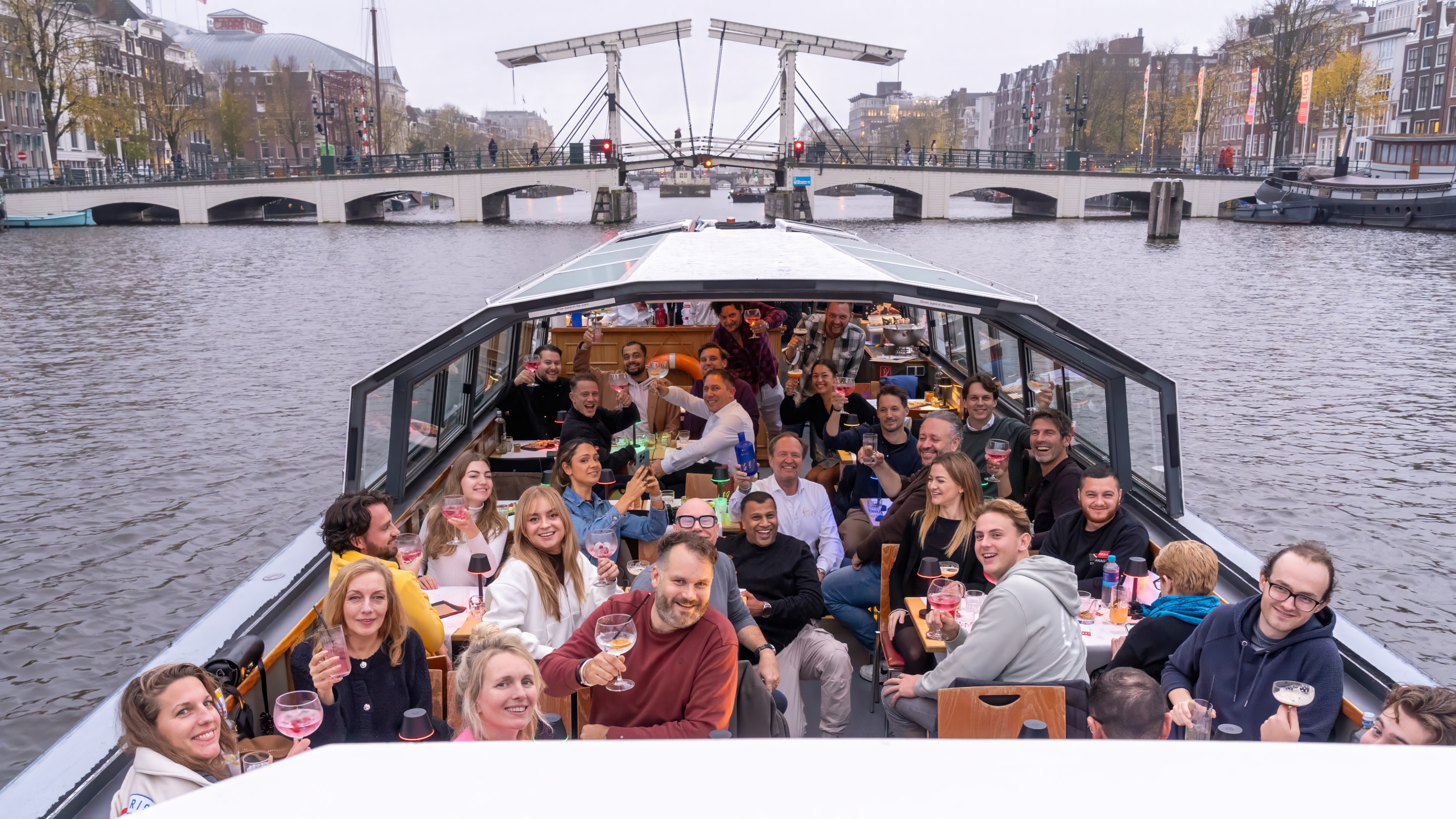 Cocktail cruise tour in Amsterdam