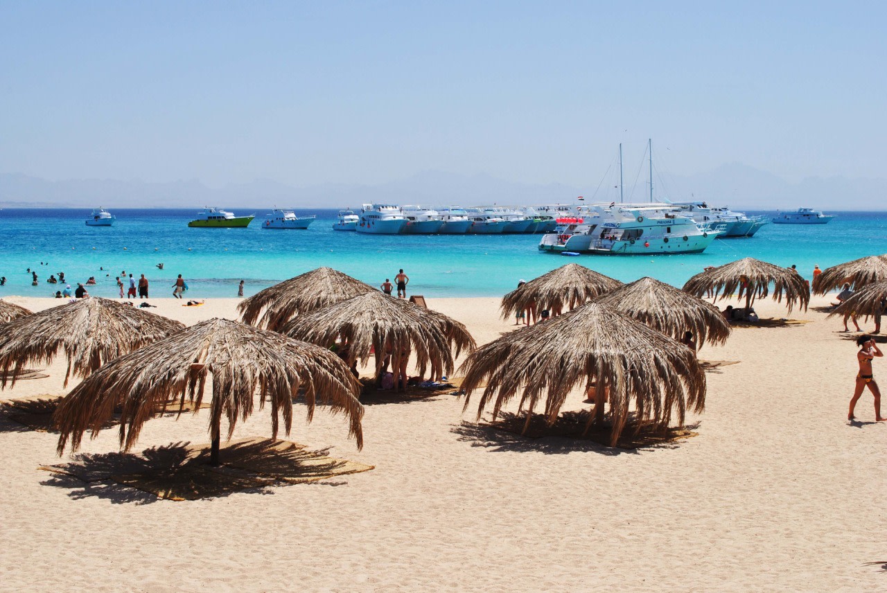 Hurghada Paradise Island Full-Day Cruise & Snorkeling Tour