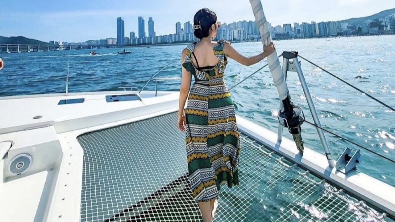 Yachtwa 白天遊船之旅照片
在藍天白雲下登船，讓大海張開雙臂歡迎您。
無論是與朋友同行，或是獨自旅行，白天的遊船之旅都能讓您暫時擺脫城市喧囂，享受煥然一新的體驗。