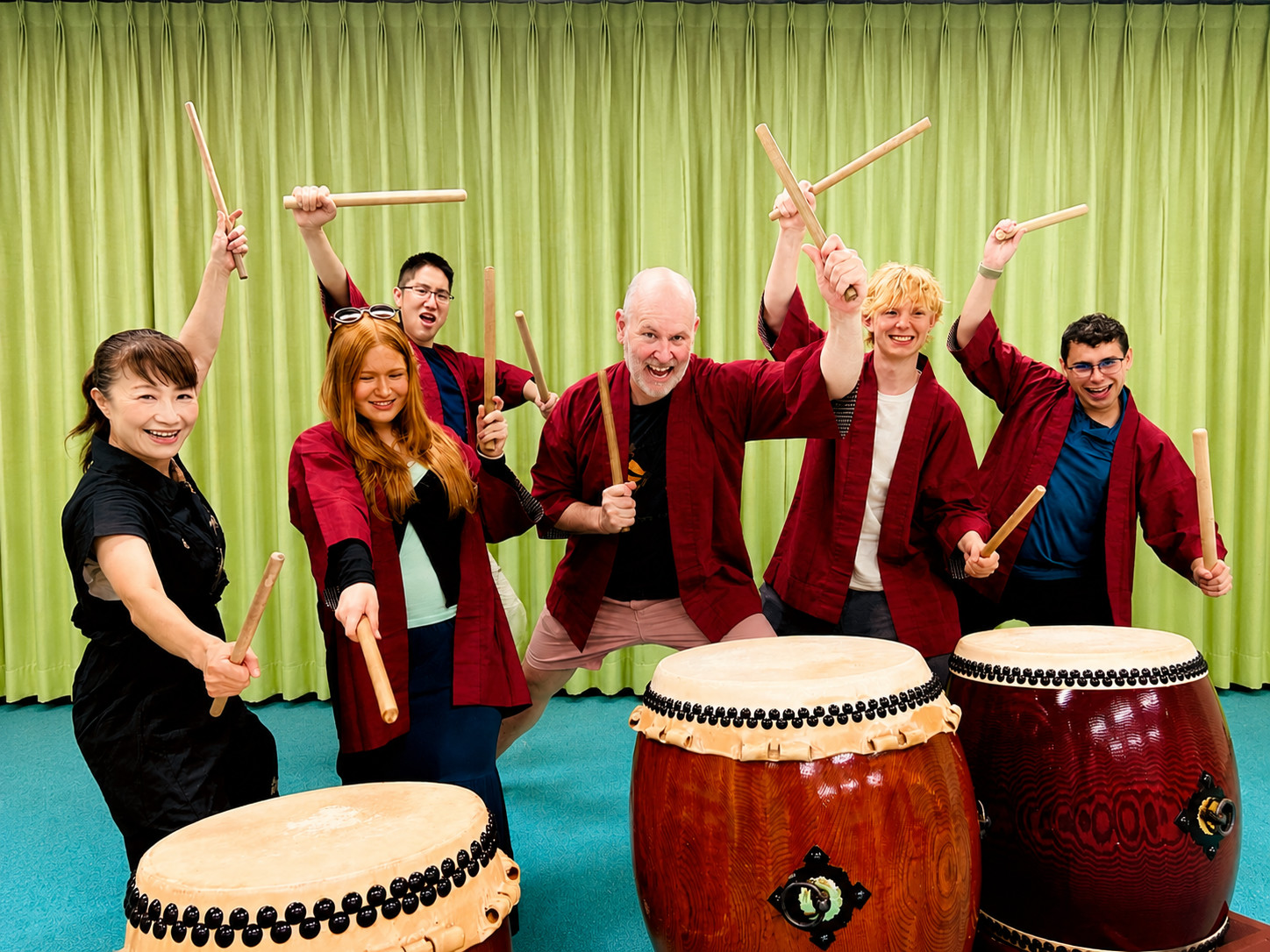 Tokyo: Taiko drumming experience at a temple in Shinjuku (Professional instruction)