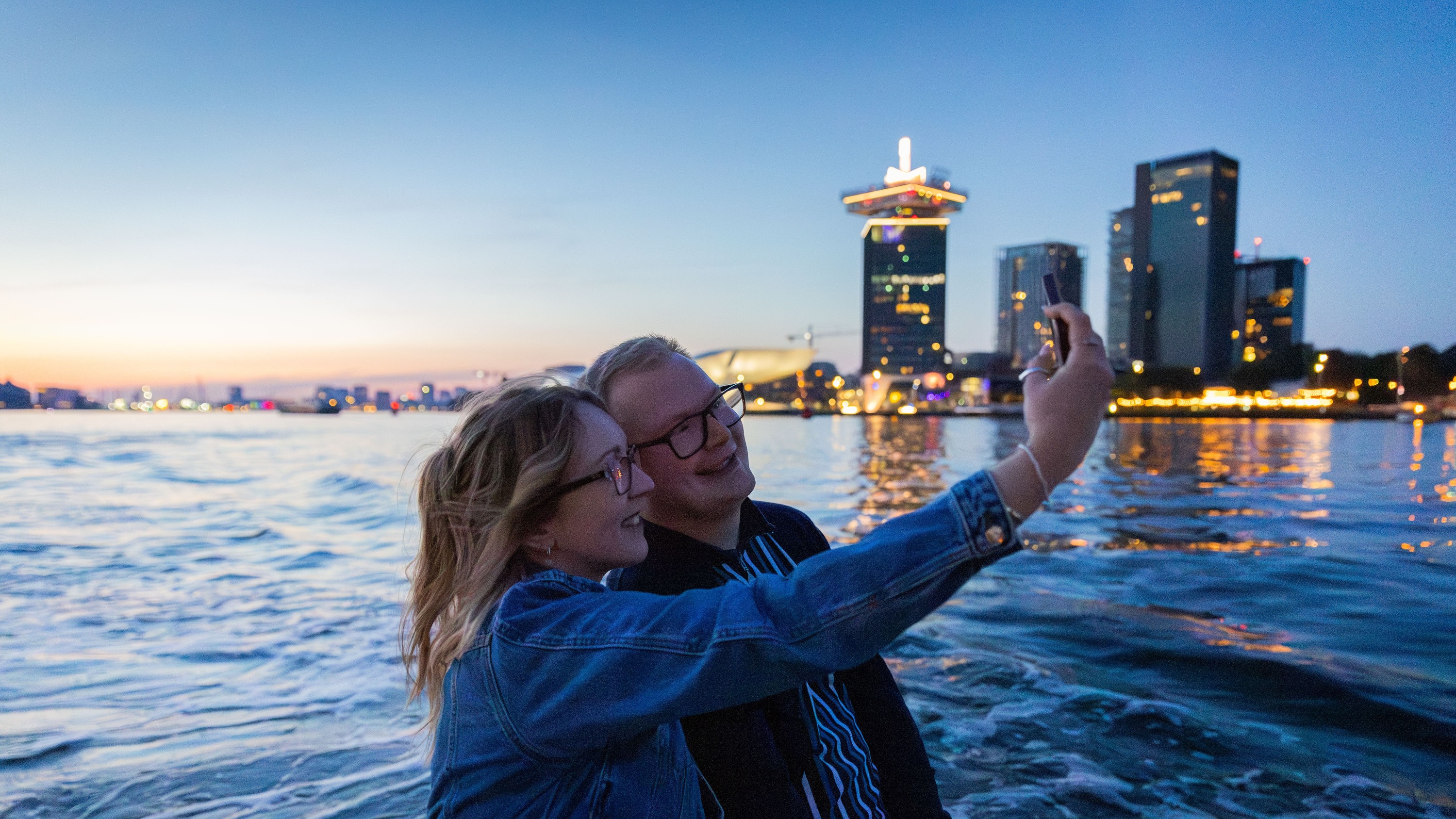 Amsterdam Evening Canal Cruise with optional wine & cheese