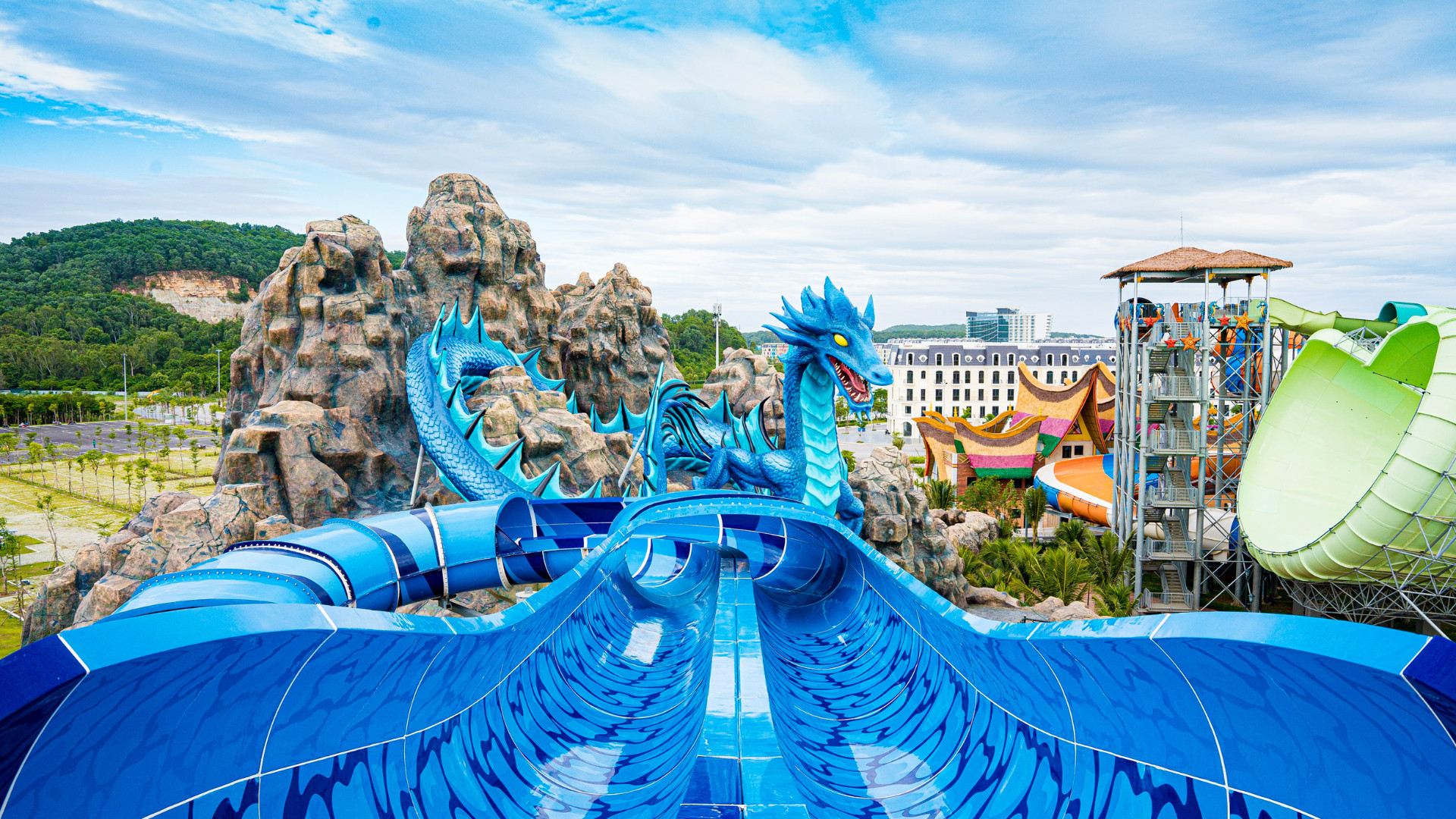 Thuy Tinh Water Park Ticket in Doi Rong Hai Phong