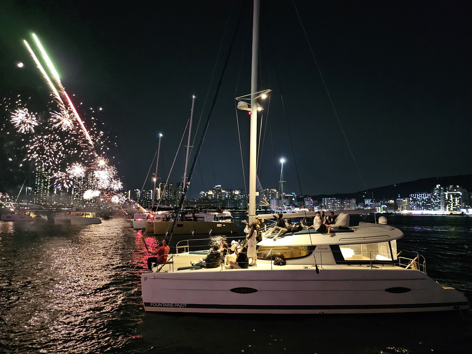釜山Y Holic 遊艇體驗 (Y Holic Yacht Experience in Busan)