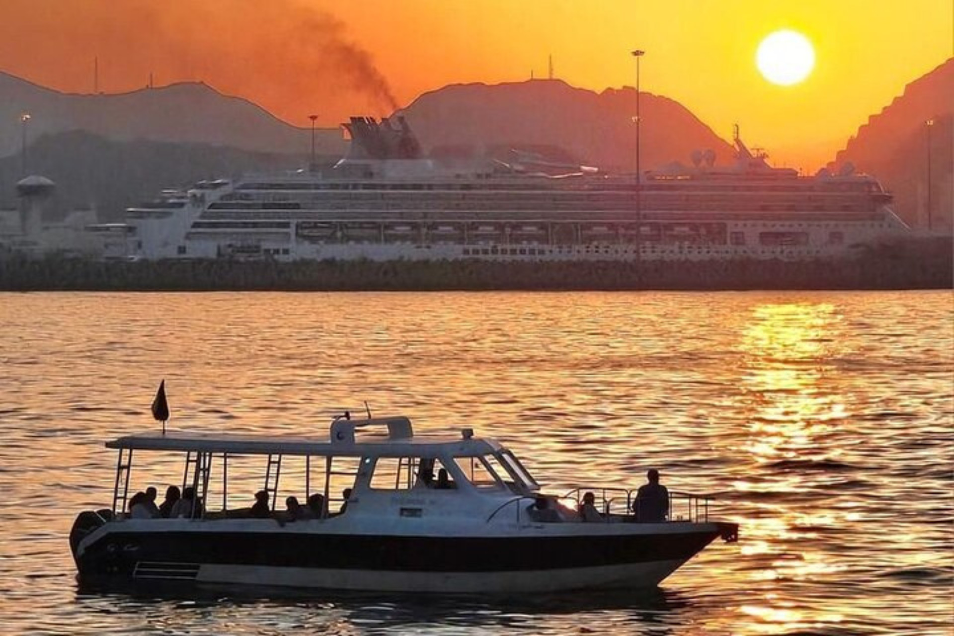 Исследуйте Маскат: Культурные достопримечательности и вечерний круиз