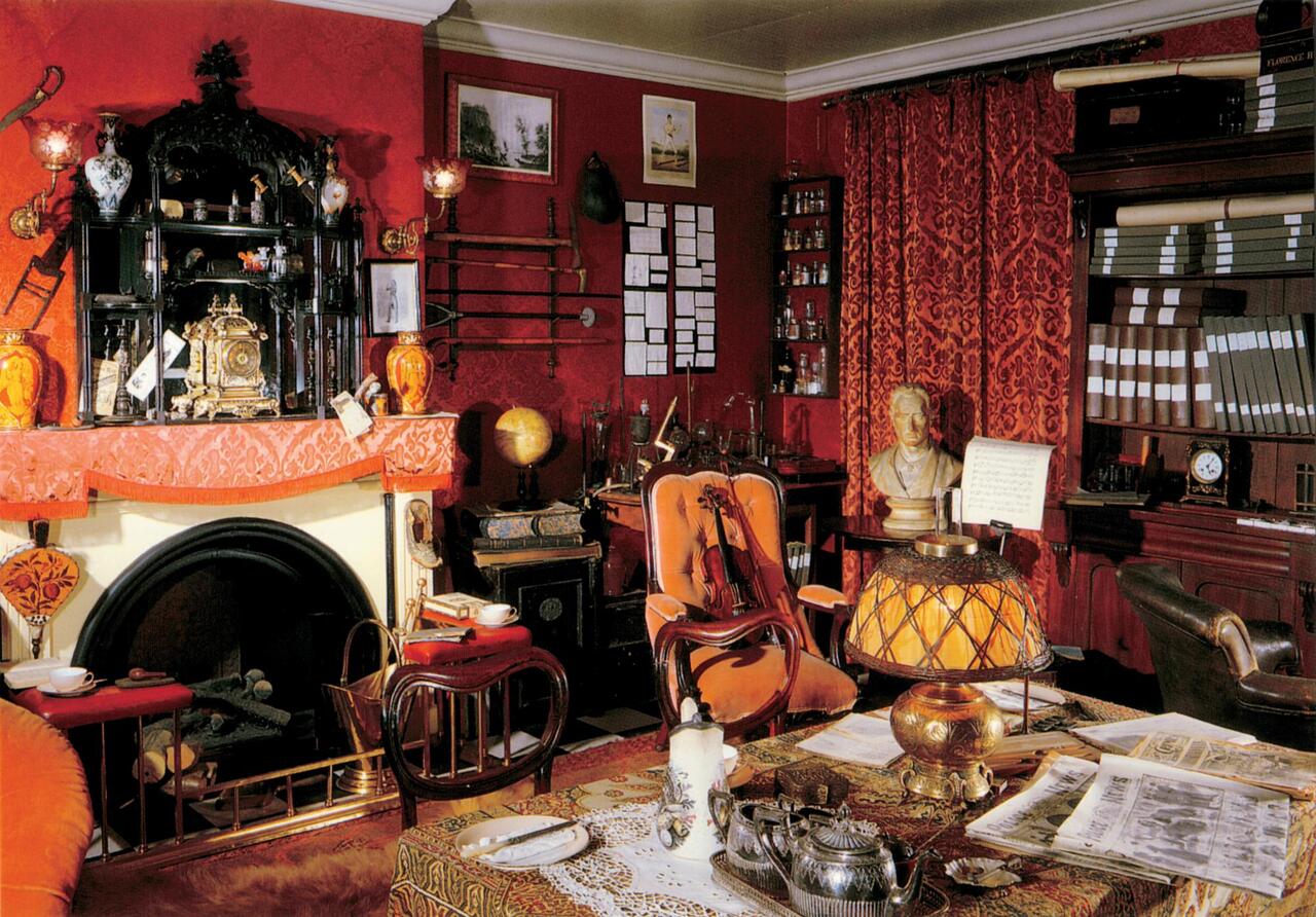 Inside Sherlock Holmes Museum
