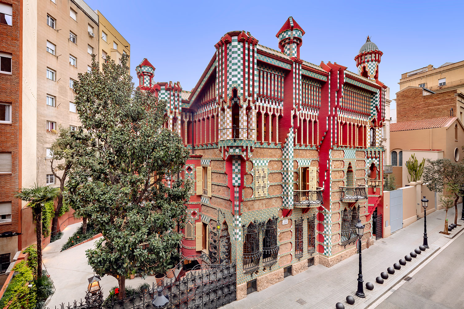 The Gaudi Houses Tour in Barcelona