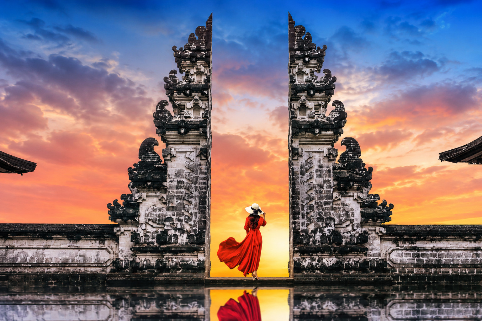 Bali Instagram Tour: Lempuyang Gates of Heaven & Goa Raja Waterfall
