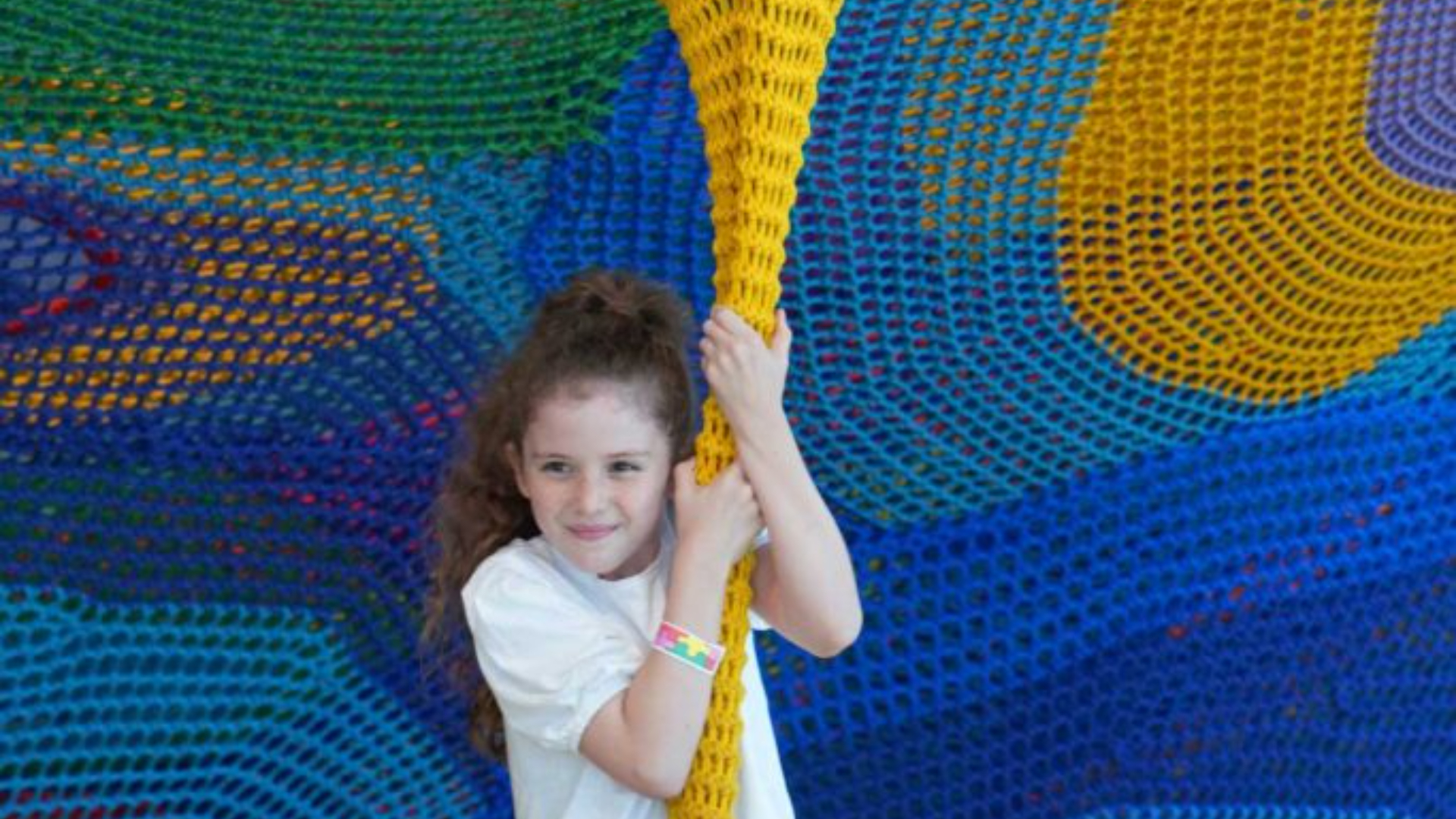 通過激發無限好奇心的活動,激發奇妙和興奮之情 通過激發無限好奇心的活動,激發奇妙和興奮之情