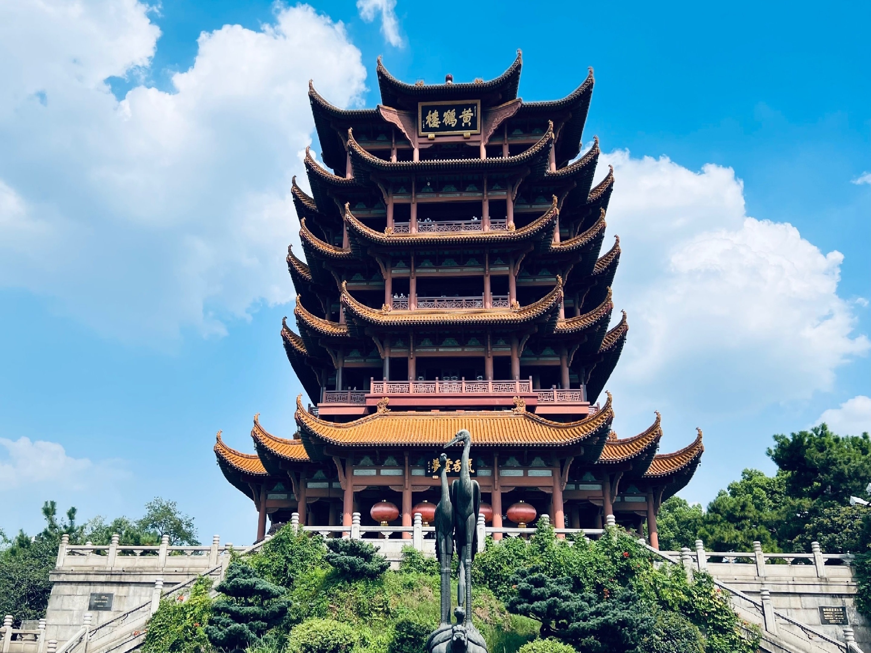 Wuhan Exclusive Tour: One-Day Experience of National Treasures and Tea Ceremony