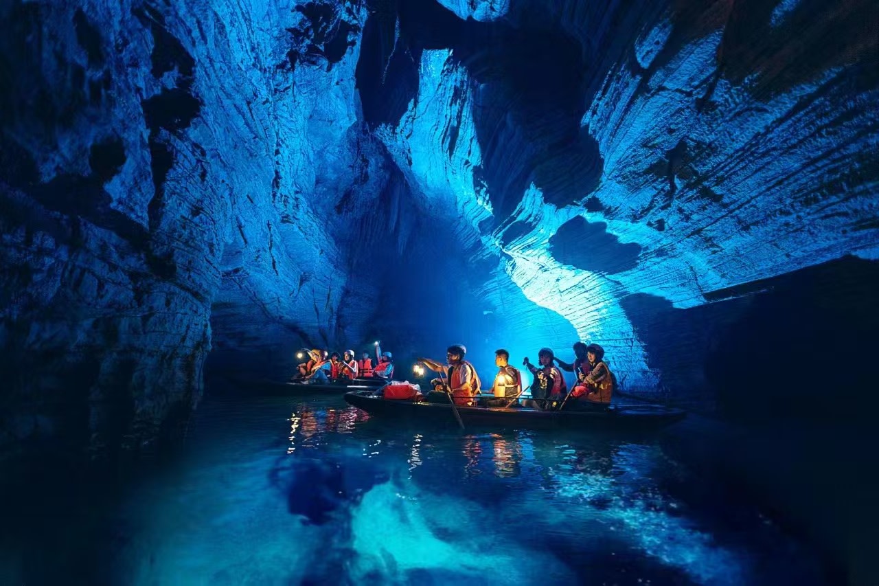Chongqing Earth's Core Adventure: Polar Rafting Cave Exploration Experience