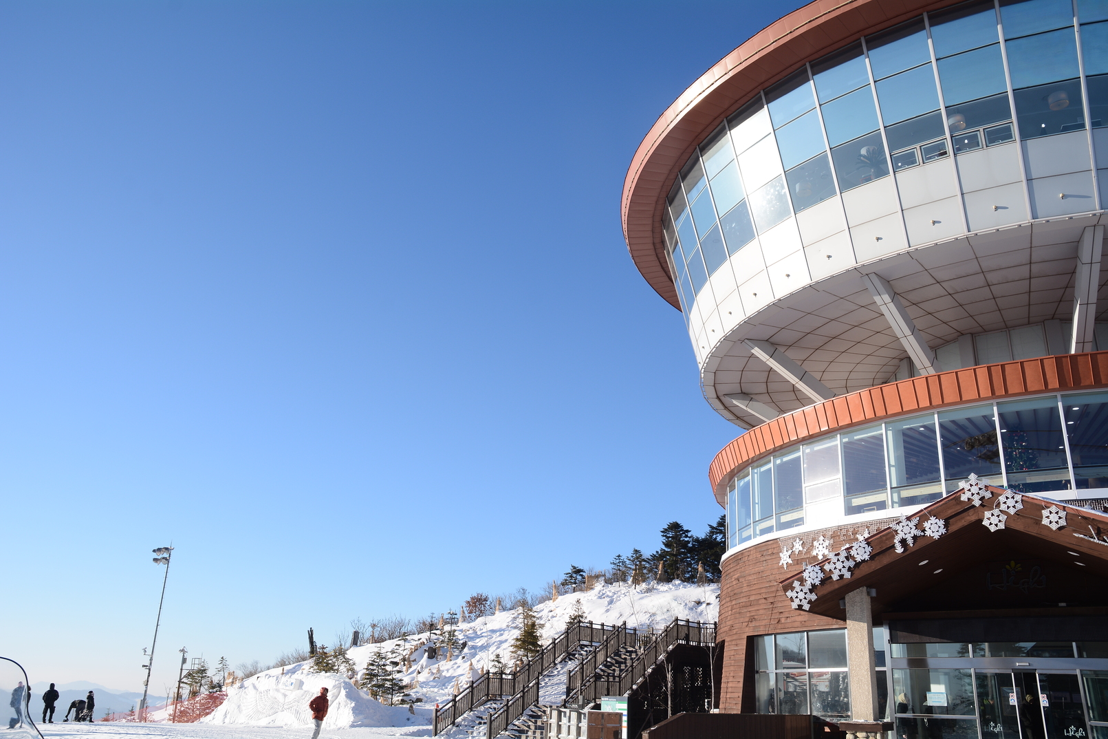 度假村提供便利的住宿、餐廳及咖啡廳。正如您在照片中所見，所有設施位置優越，非常適合家庭入住。
