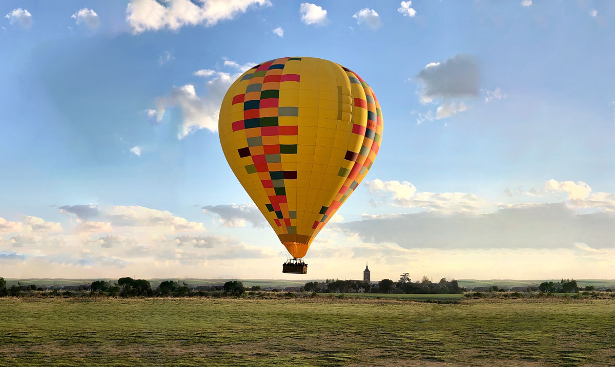 Sunrise Segovia Hot Air Balloon from Madrid