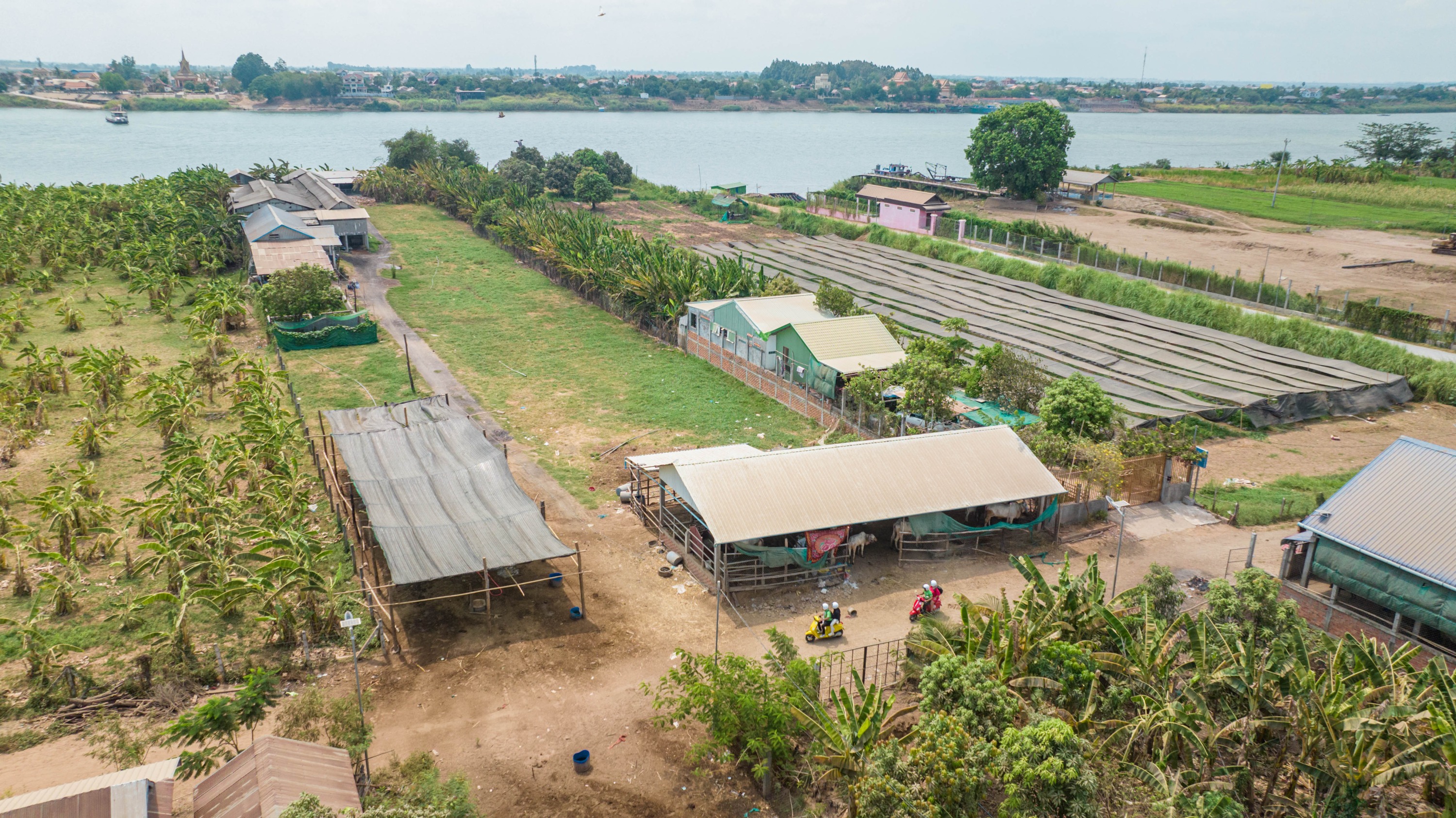 Phnom Penh Silk Island Haft Day Vespa Tour