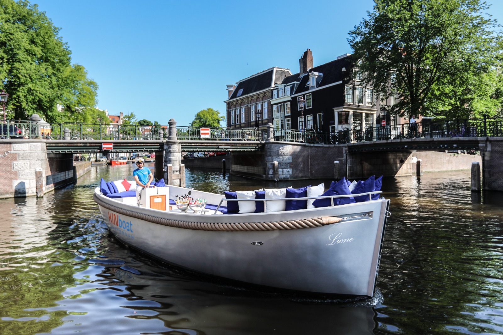 Open Boat Canal Cruise Tour in Amsterdam