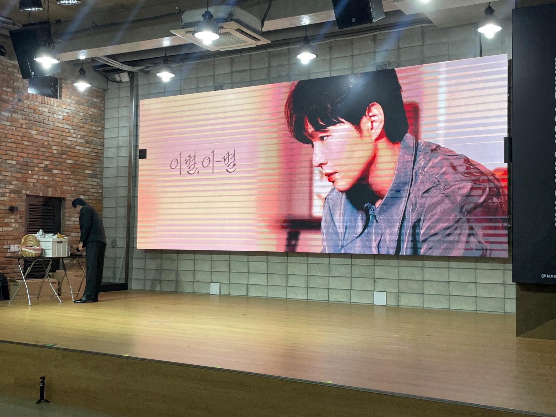 Seoul K-POP Fan Tour: Real Idol Show & K-POP Agency Visit