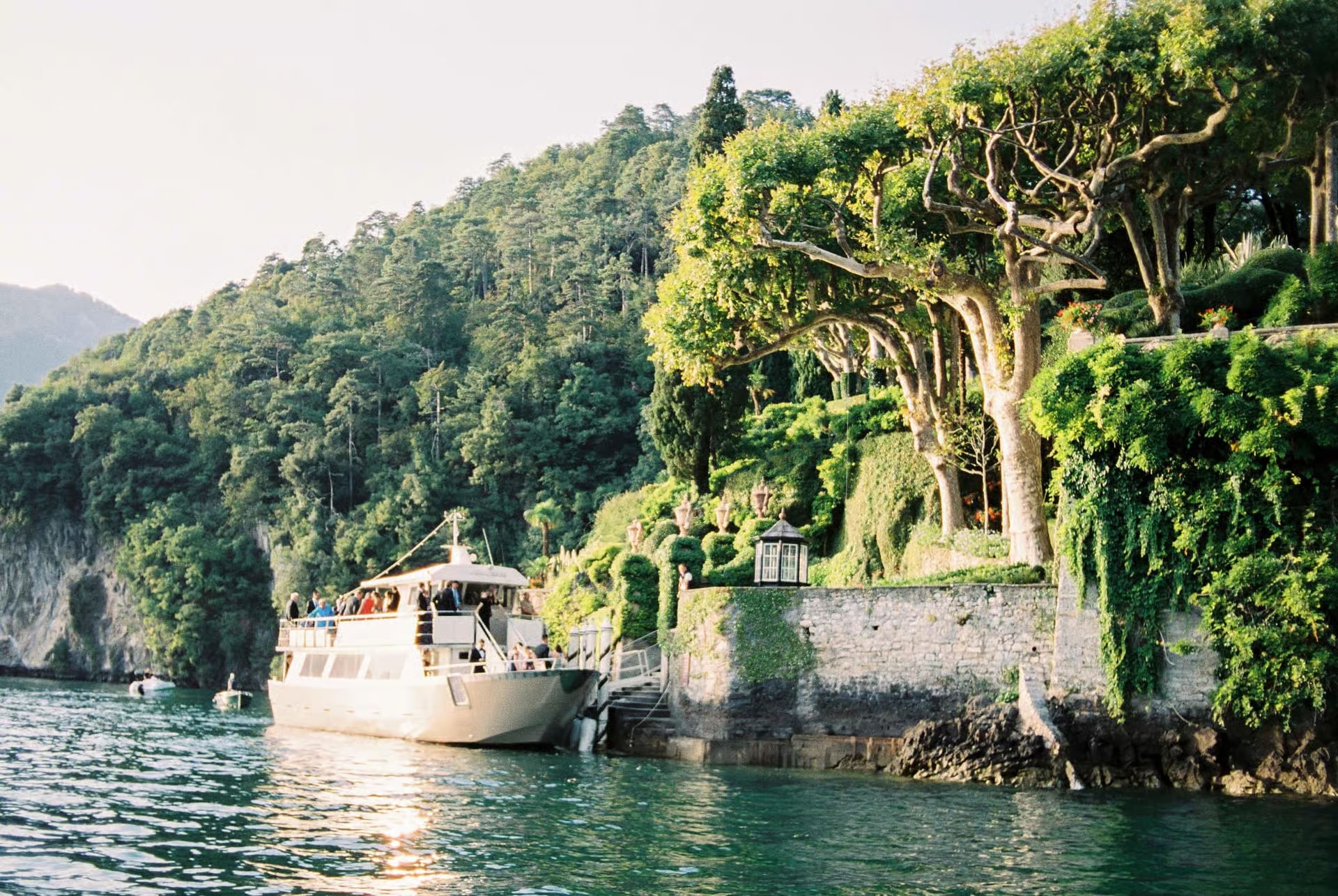 探索威尼斯歷史地標、迷人運河與獨特建築，並享有專業導覽服務。