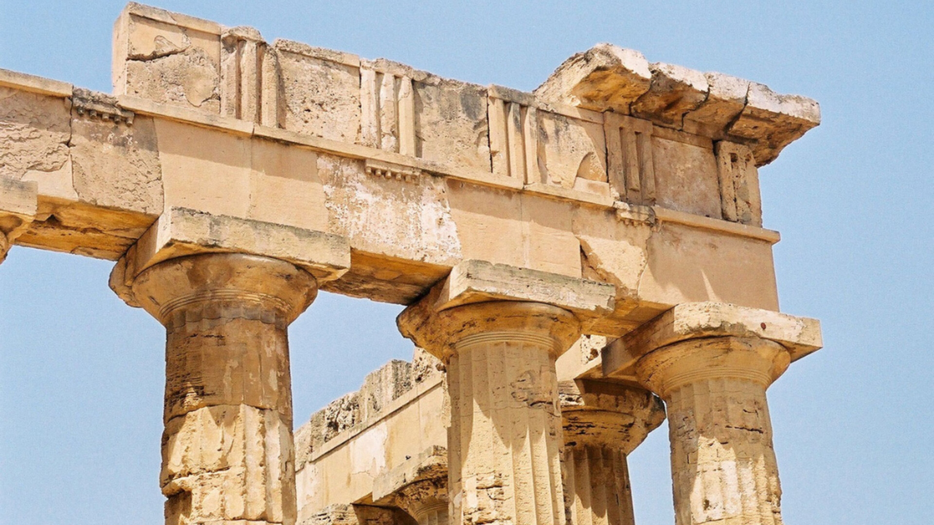 Well-preserved ruins surrounded by a serene and historic atmosphere