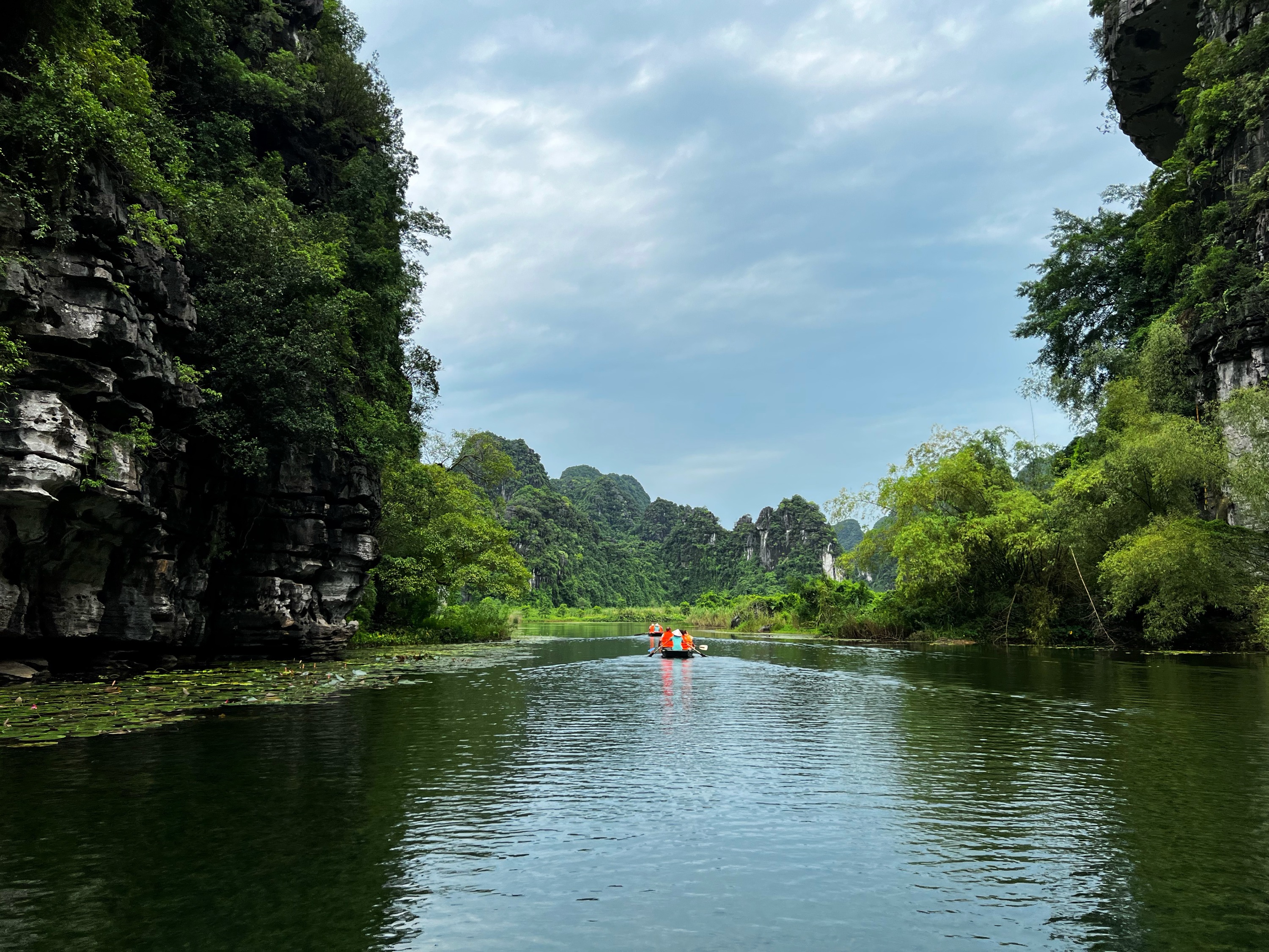 Ninh Binh Day Tour from Ha Noi: Hoa Lu, Bai Dinh, Trang An, Tam Coc