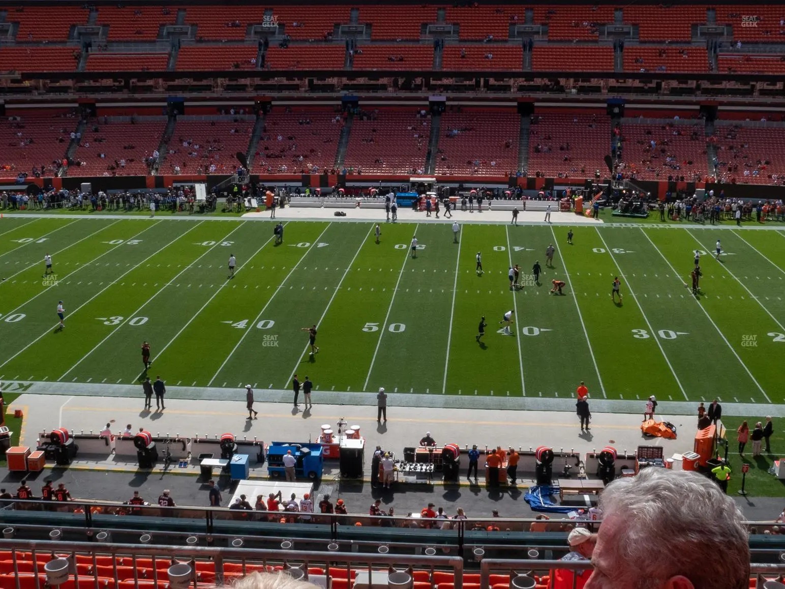 探索俱樂部樓層座位，坐擁絕佳視野，享受更棒的觀賽體驗