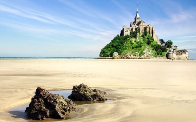 Normandy Landing Beaches & Mont Saint Michel 2-Day Tour