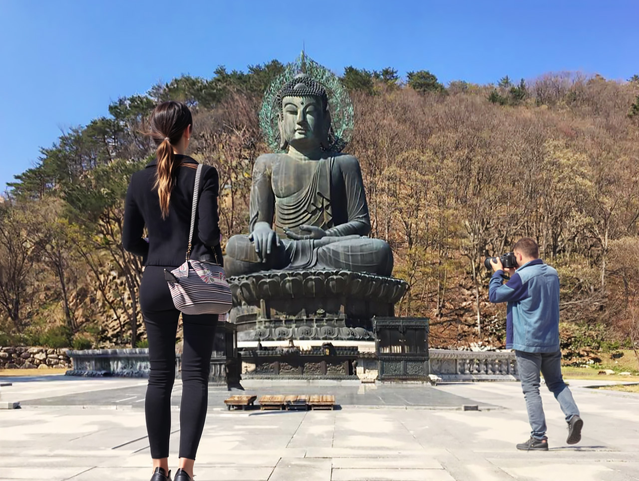 ⛩️ 位於雪嶽山的新興寺始建於652年,後毀於火災,並於之後重建。 ⛩️ 位於雪嶽山的新興寺始建於652年,後毀於火災,並於之後重建。