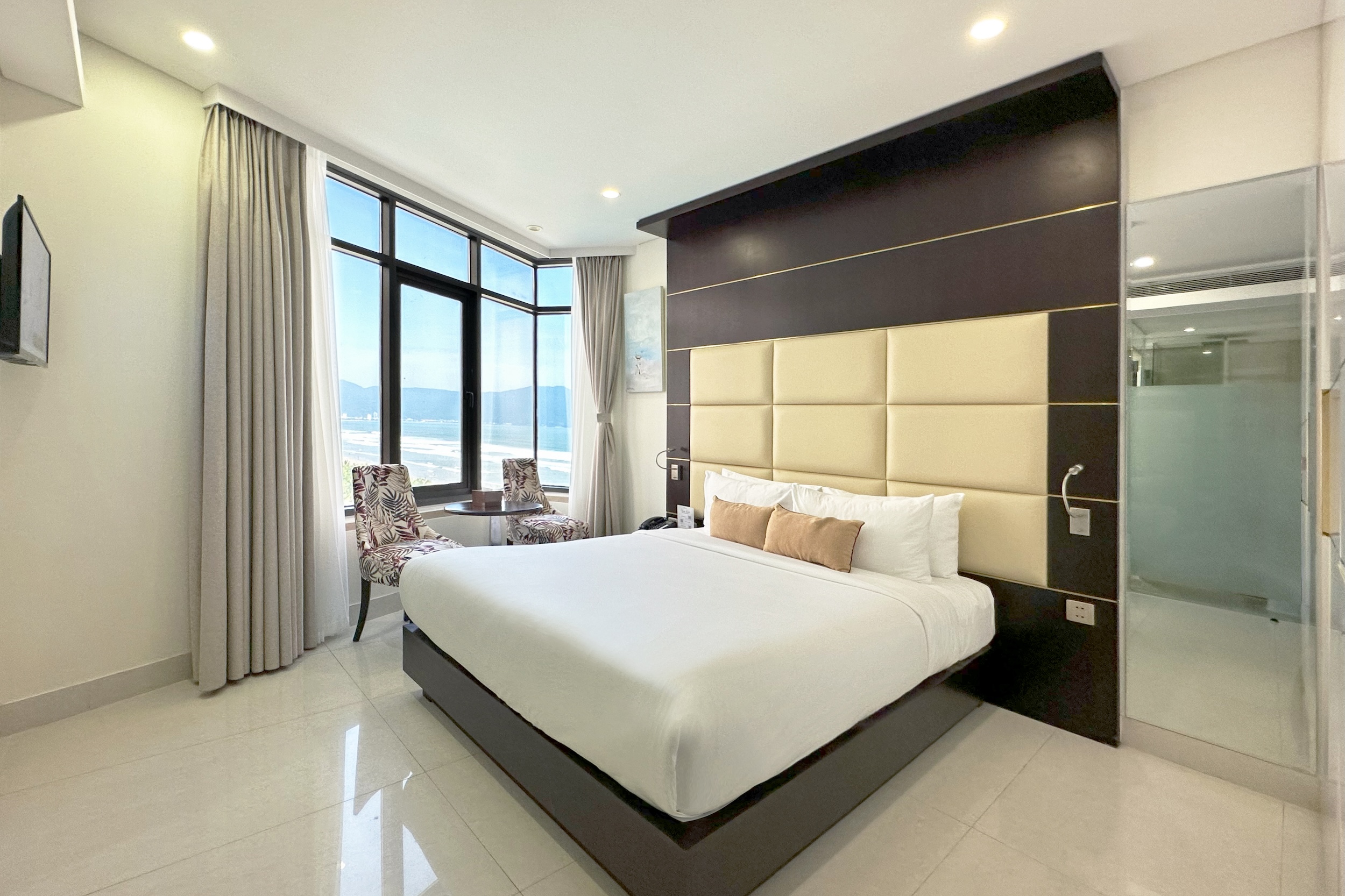 Holiday Beach Hotel