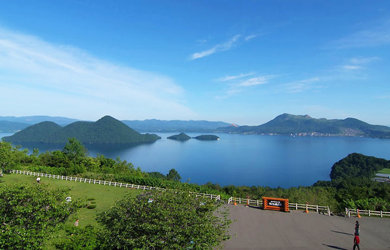 登別地獄谷+野外足浴體驗+洞爺湖地區觀光+昭和新山和熊牧場+洞爺湖展望臺