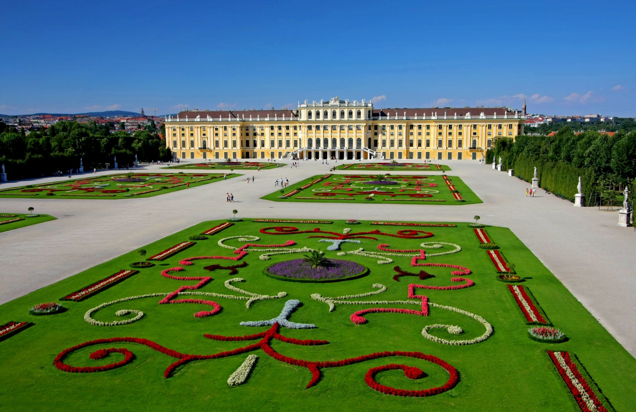 維也納：熊布朗宮和花園導覽遊 (Vienna: Schönbrunn Palace and Gardens Guided Tour)