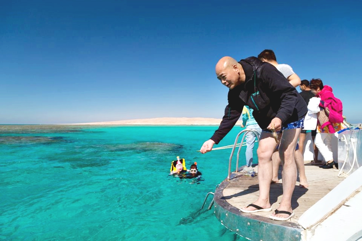 洪加達海豚觀賞遊船之旅（包浮潛 & 午餐）