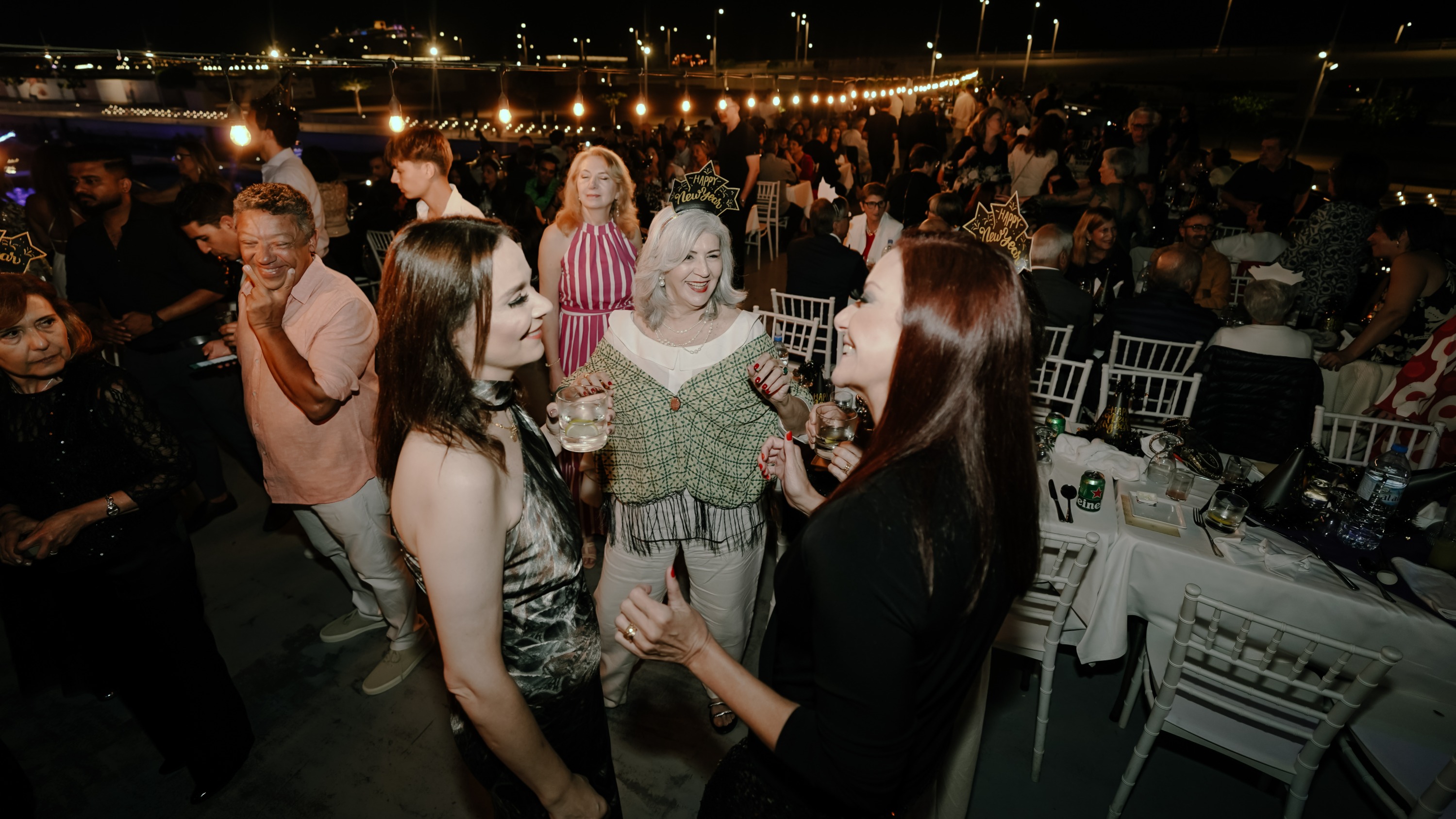 Enjoy unlimited drinks while dancing your way into the brand new year