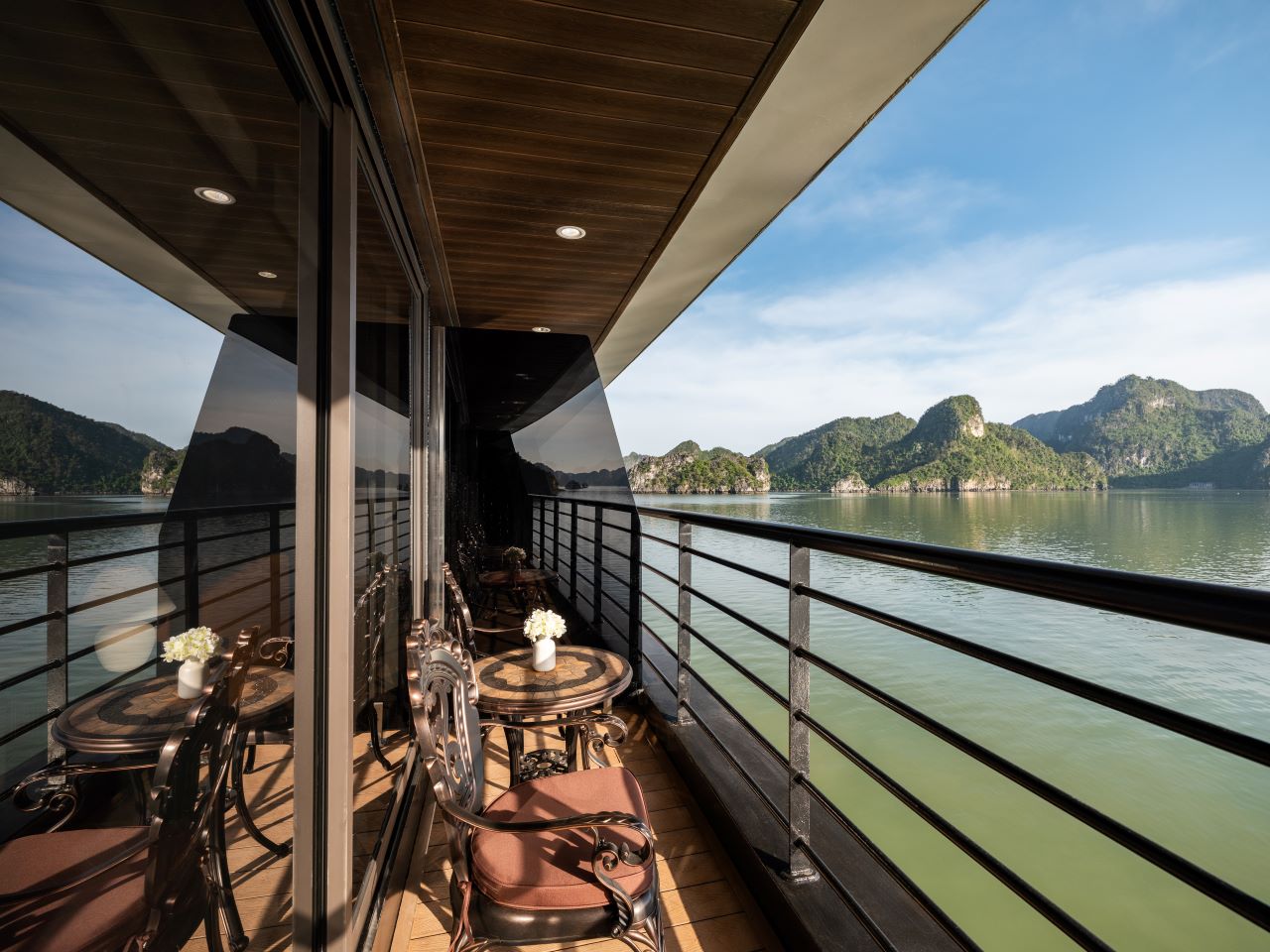 Diana Luxury 2D1N Cruise: Ha Long Bay & Lan Ha Bay