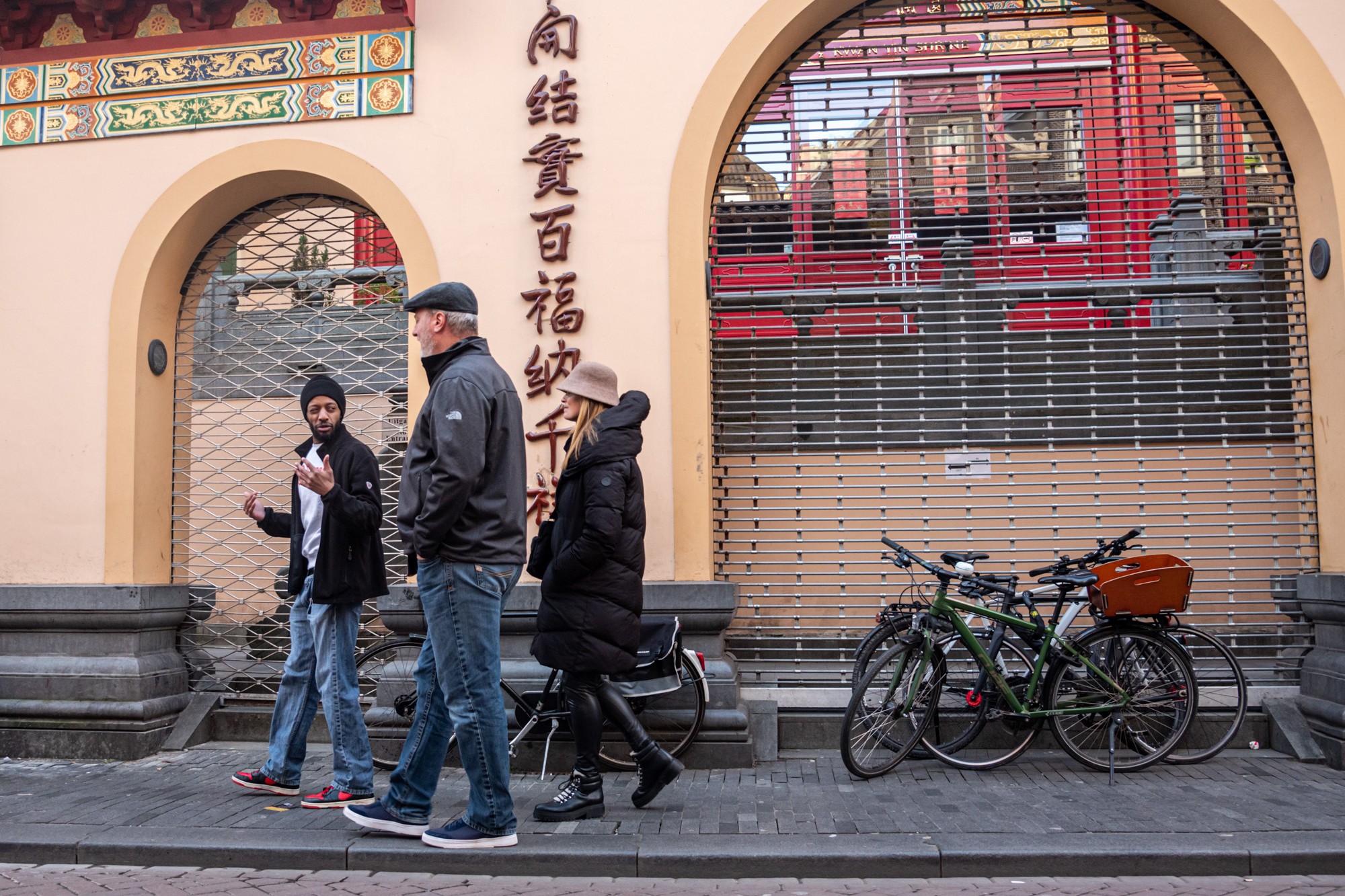 Amsterdam Red Light District and Local Pub Tour