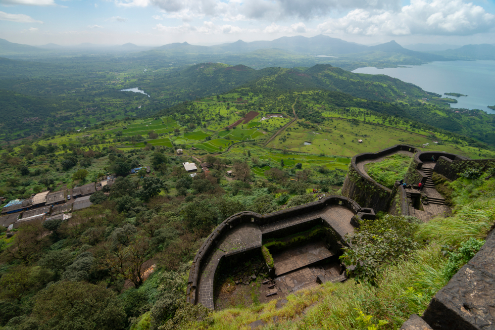 Explore Pawna-Lohagad-Lonavala: Full Day Guided Tour from Mumbai