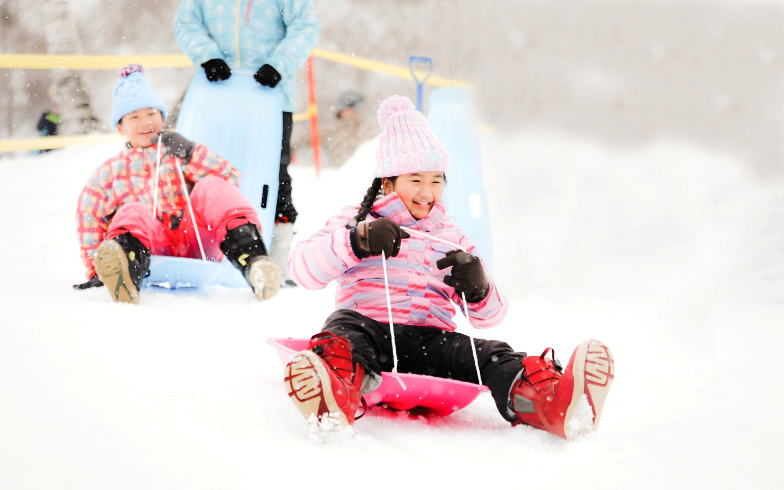 From Osaka - Ski/Snow Play at Mt.Rokko & Arima Onsen One Day Tour