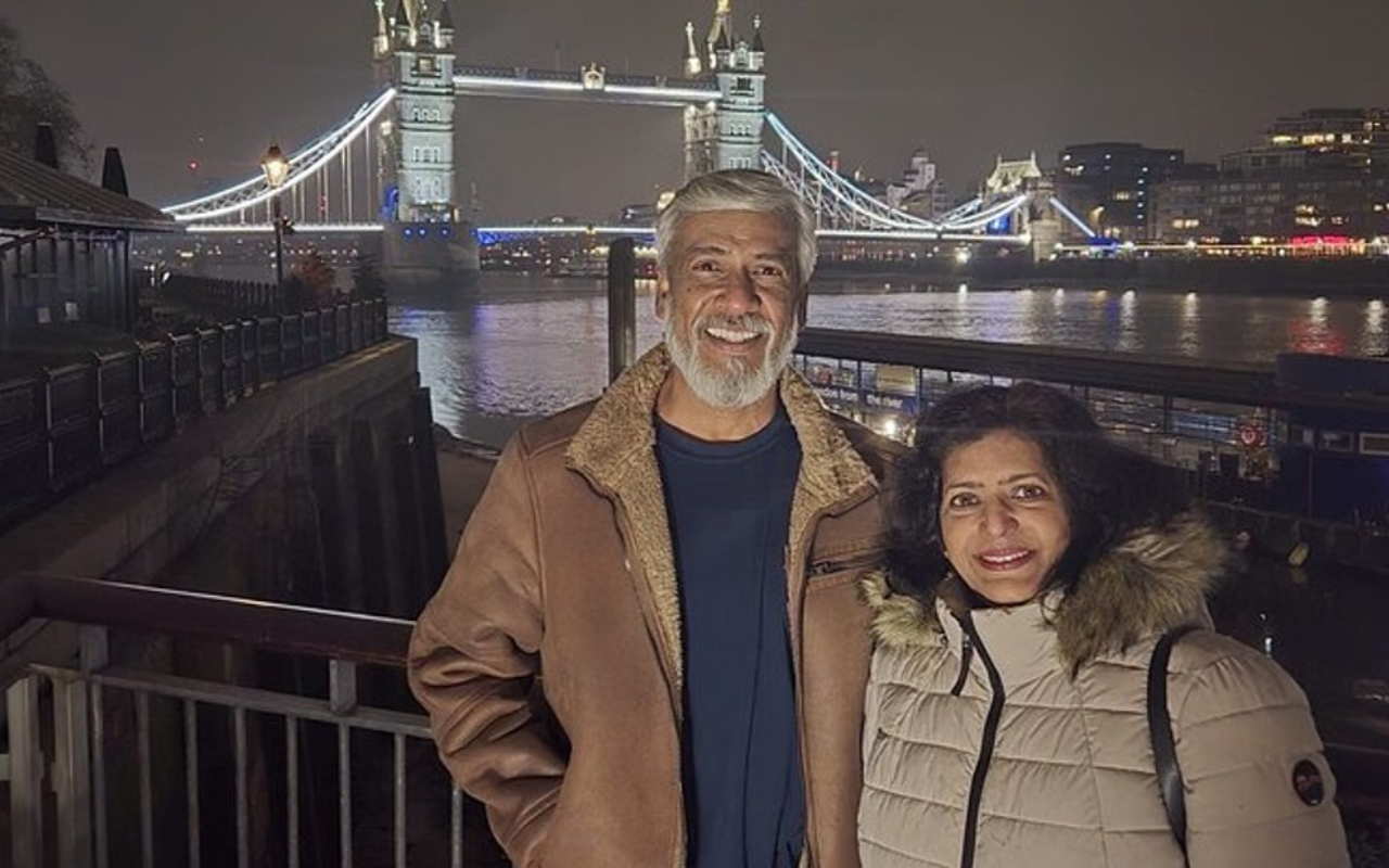 Feel the vibrant energy of London as you explore its glowing evening landmarks