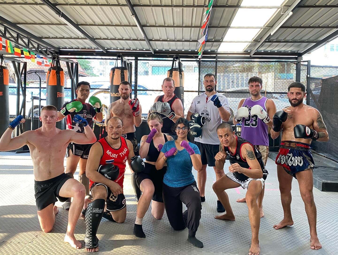 芭達雅戰勝健身房泰拳課程訓練 (Battle & Conquer Gym Muay Thai Class Training in Pattaya)