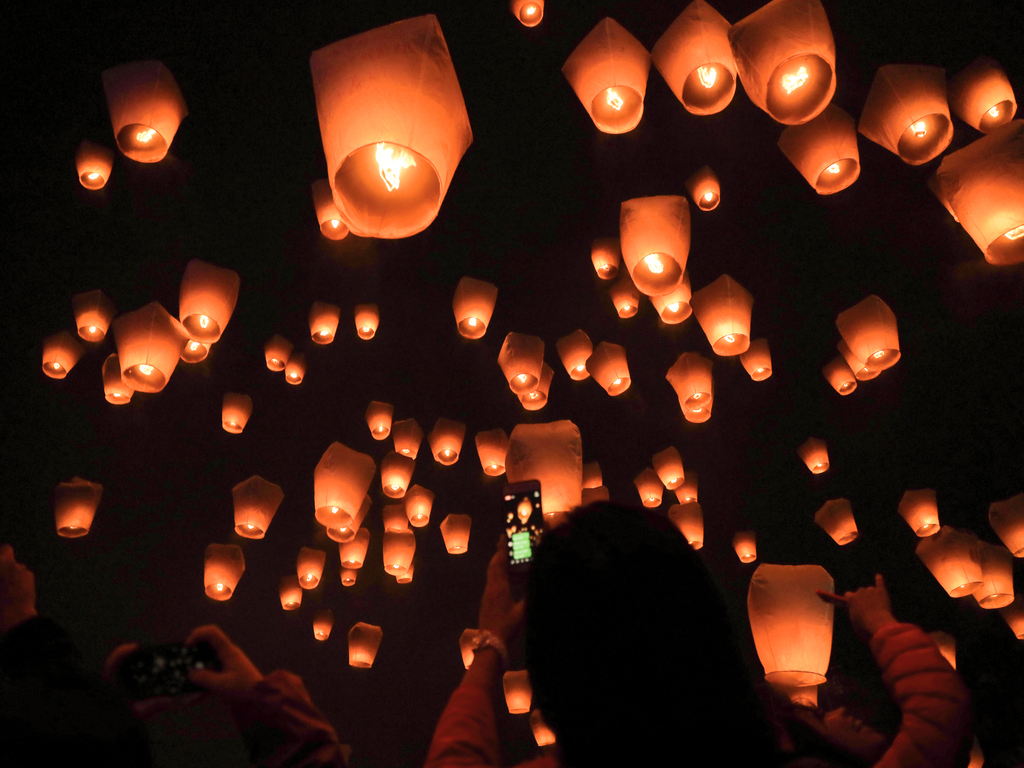 Pingxi Sky Lantern Festival Day Tour from Taipei