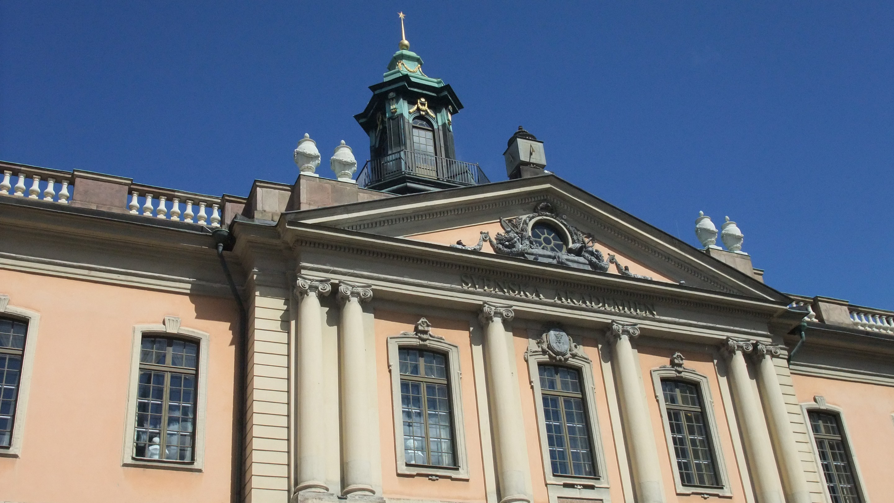 位於斯德哥爾摩的諾貝爾博物館 (Nobel Museum) 展示諾貝爾獎的輝煌歷史，透過引人入勝的展覽，介紹歷屆得主、他們的開創性研究，以及阿爾弗雷德・諾貝爾對全球進步的卓越願景。