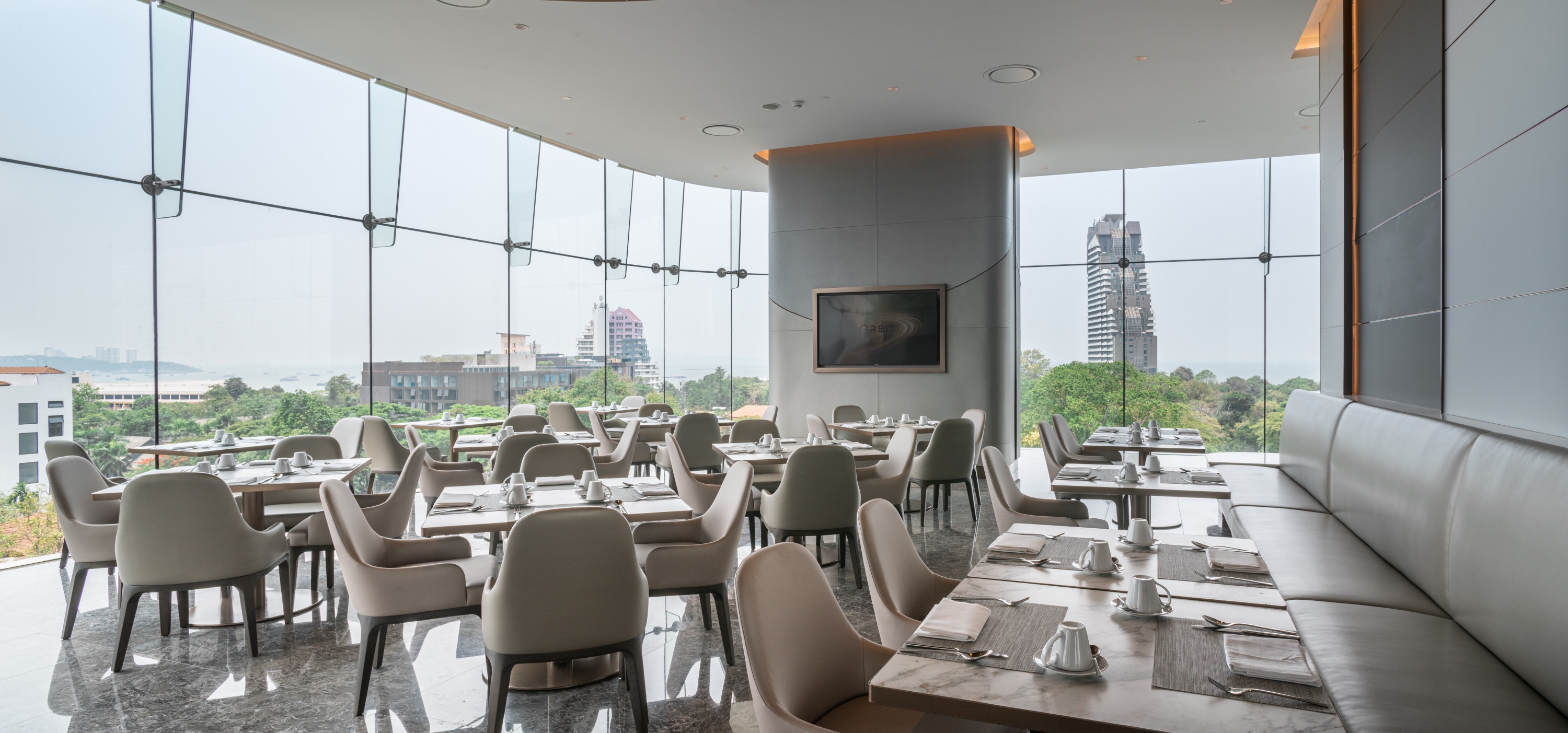芭達雅中心點太空飯店Orbit餐廳
