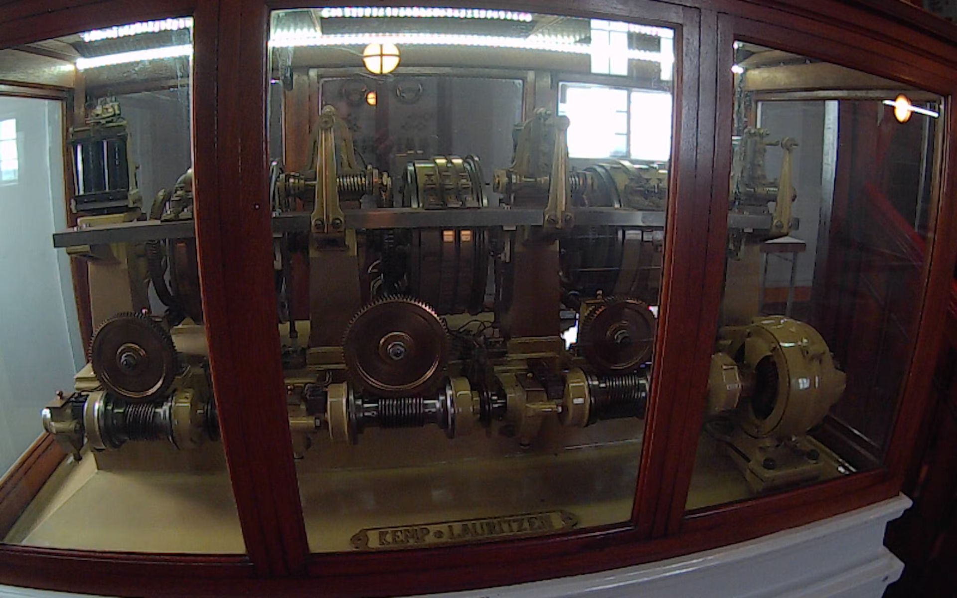 探索哥本哈根市政廳令人驚嘆的機械鐘機芯背後的工程奧秘