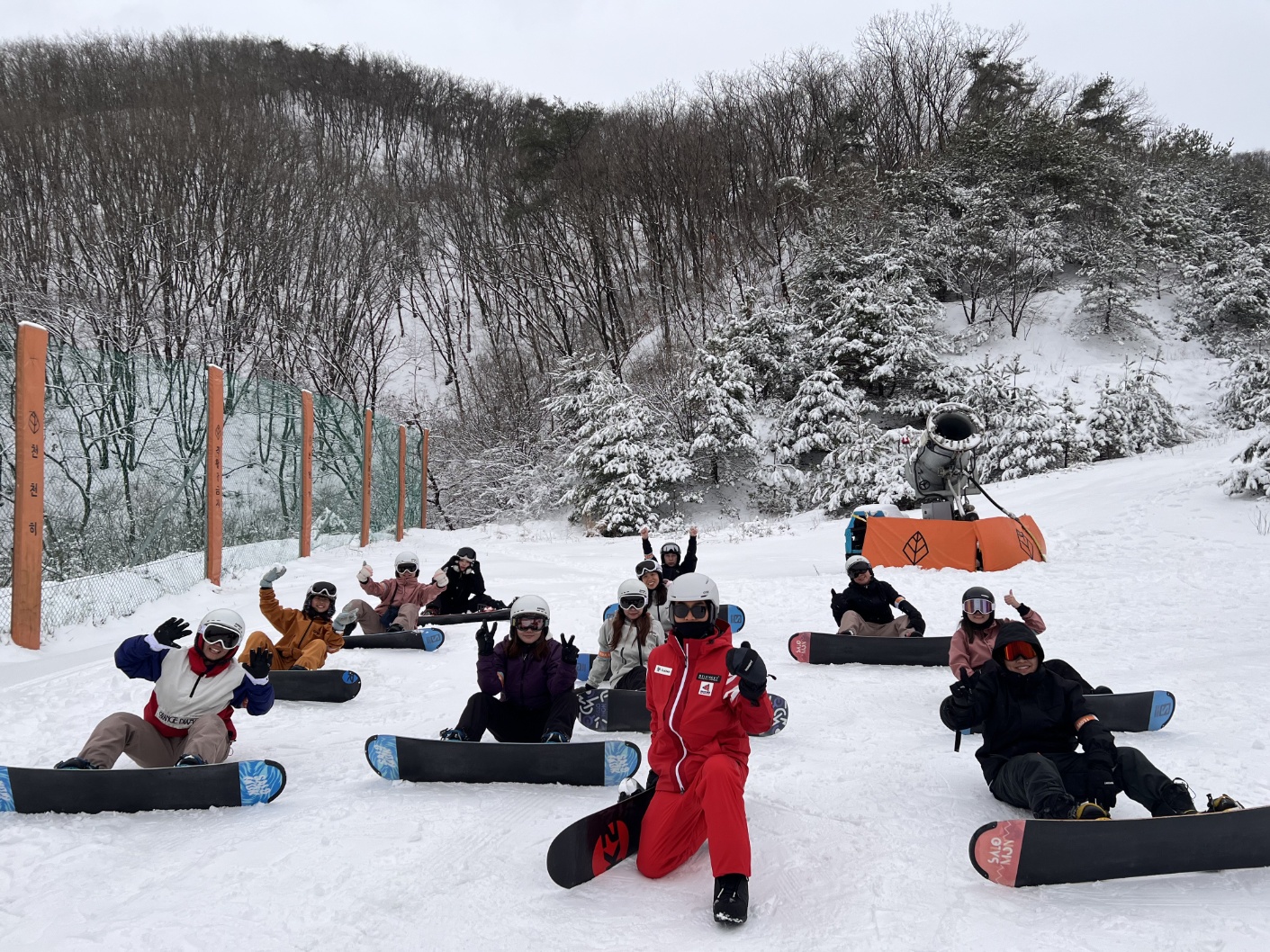 In case of delays caused by traffic, weather, or other force majeure factors resulting in the cancellation of some itinerary attractions, please contact customer service. We will arrange a partial refund for you.